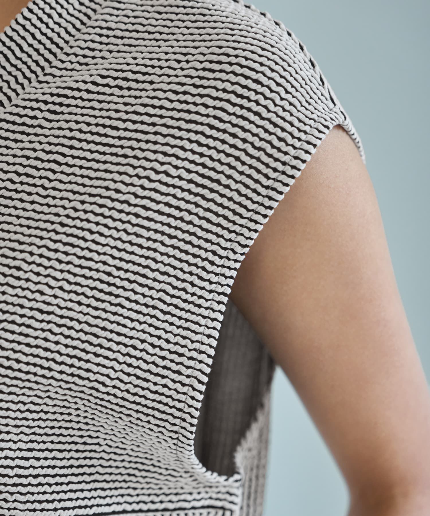  「【LUXE】ストライプ状フリルのカットソーセットアップ」|Tシャツ・カットソー|