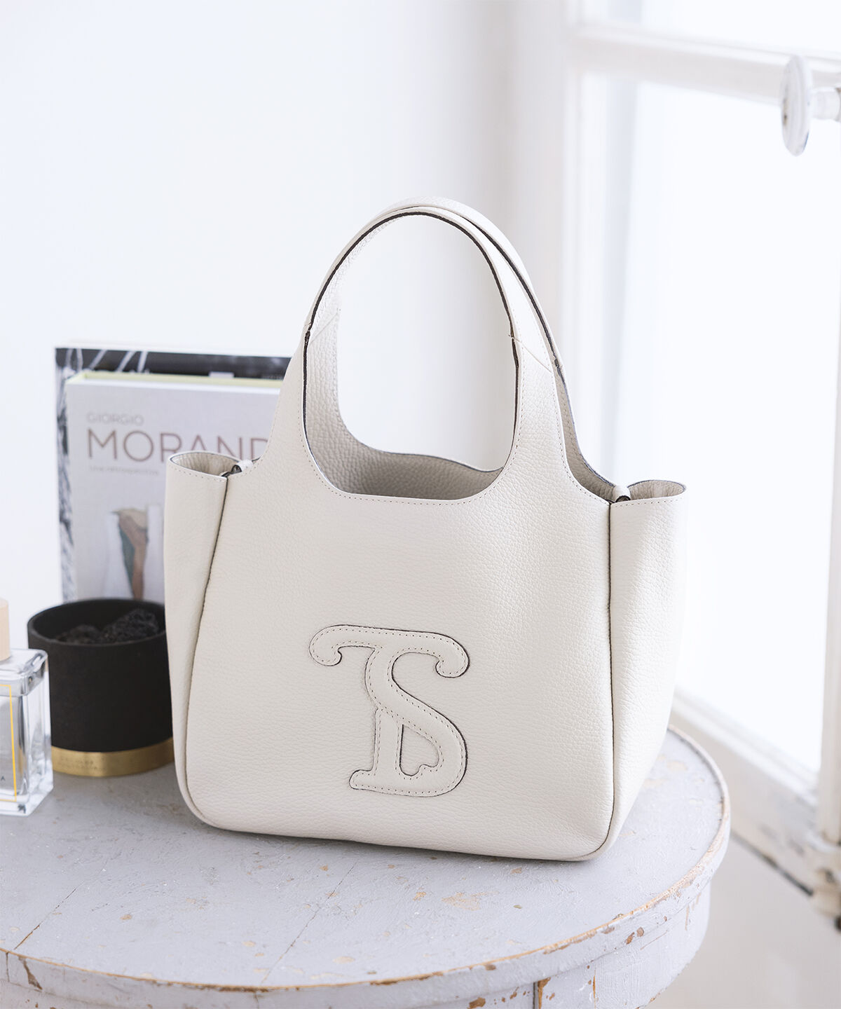 Samantha Thavasa「イタリアンシュリンクレザーバッグ 小サイズ」|ハンドバッグ|オフホワイト