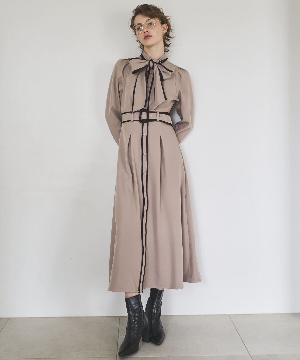 アンドクチュール「配色パイピングボウタイ付きワンピース」|ワンピース|