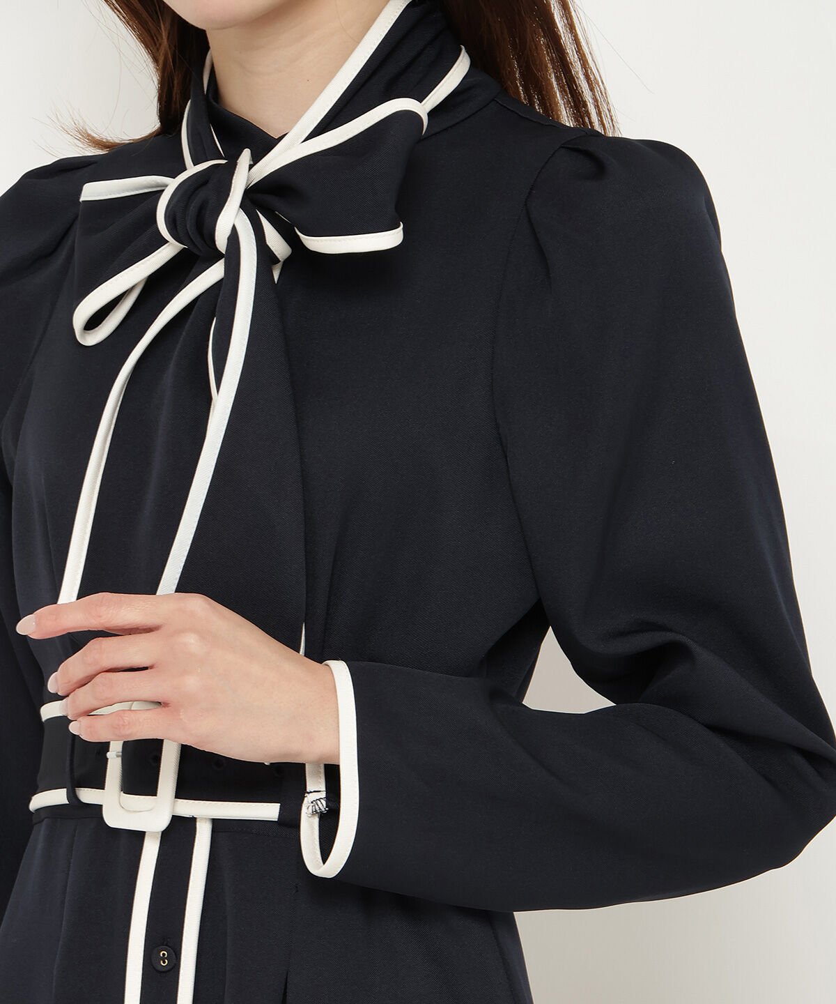 アンドクチュール「配色パイピングボウタイ付きワンピース」|ワンピース|