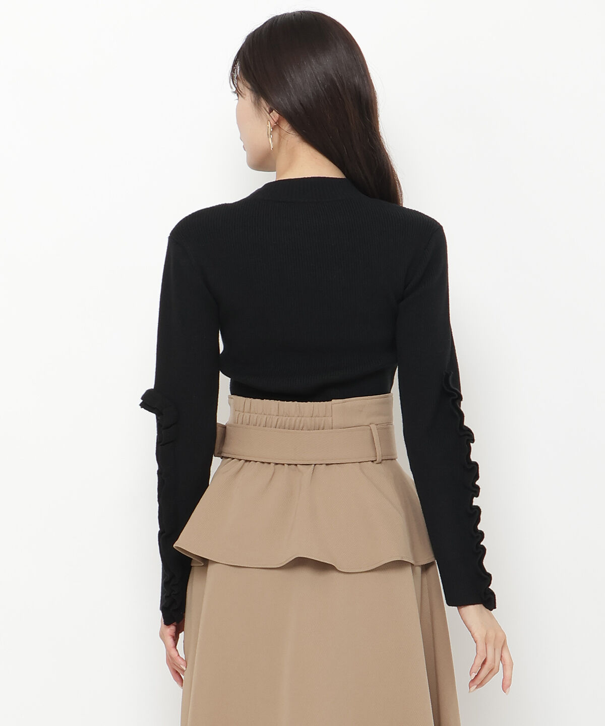 アンドクチュール「袖フリルハイネックリブニットプルオーバー」|ニット・セーター|