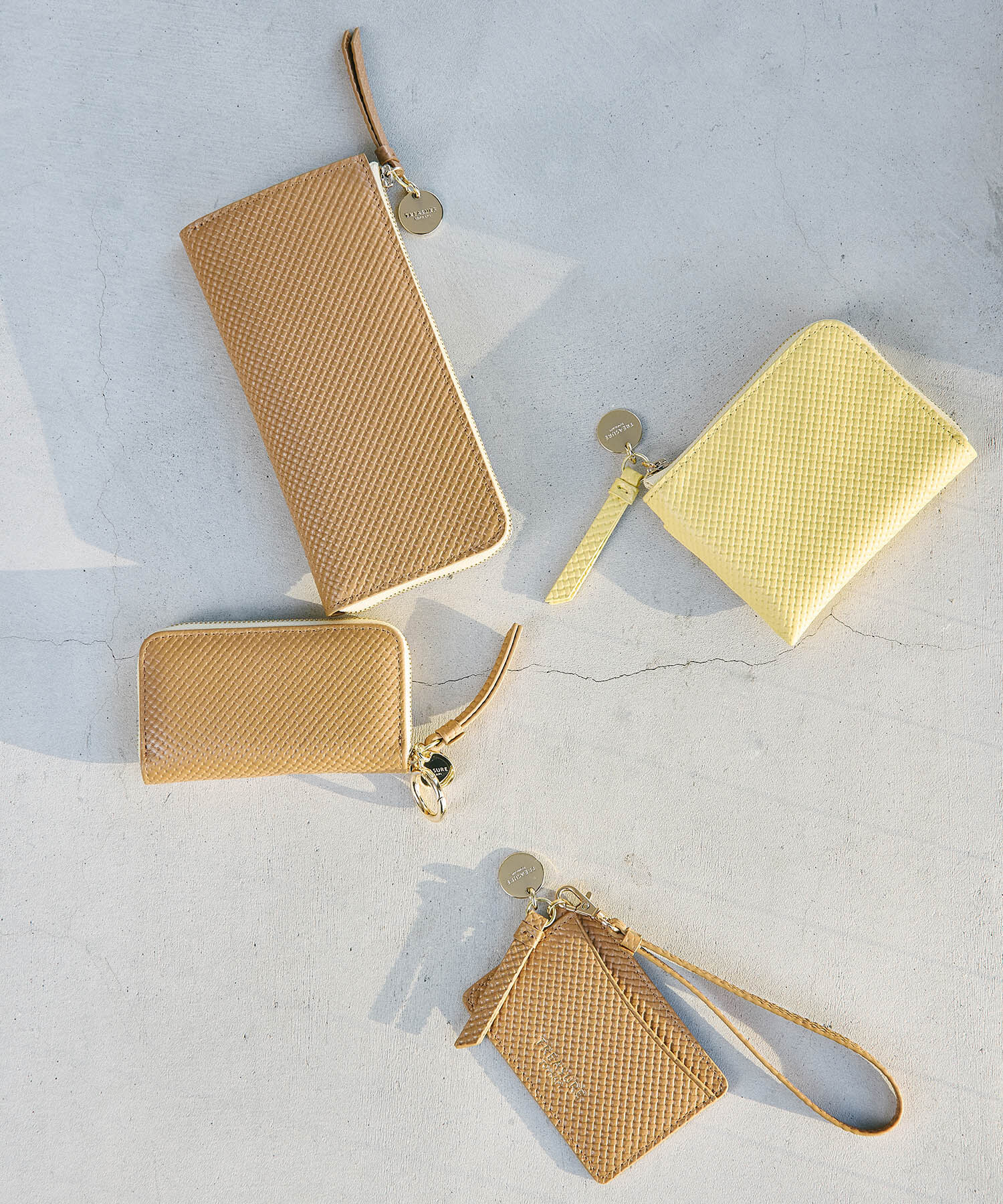 TOPKAPI BREATH「【TREASURE TOPKAPI】クロスエンボス レザー パスケース」|その他|