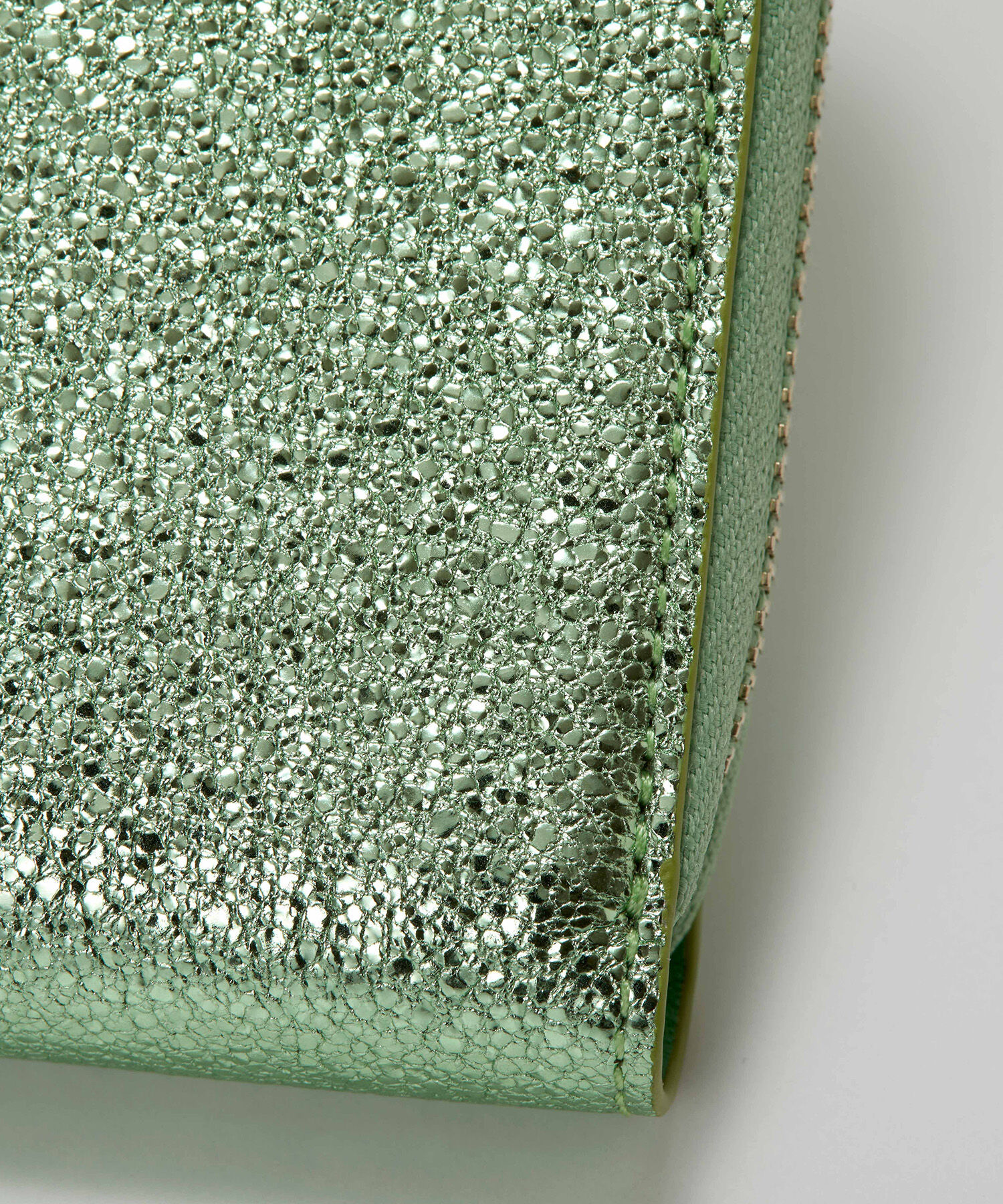 TOPKAPI BREATH「【TREASURE TOPKAPI】ウォッシュド レザー メタリック ラウンドファスナー 二つ折り財布/パスポート対応」|財布|