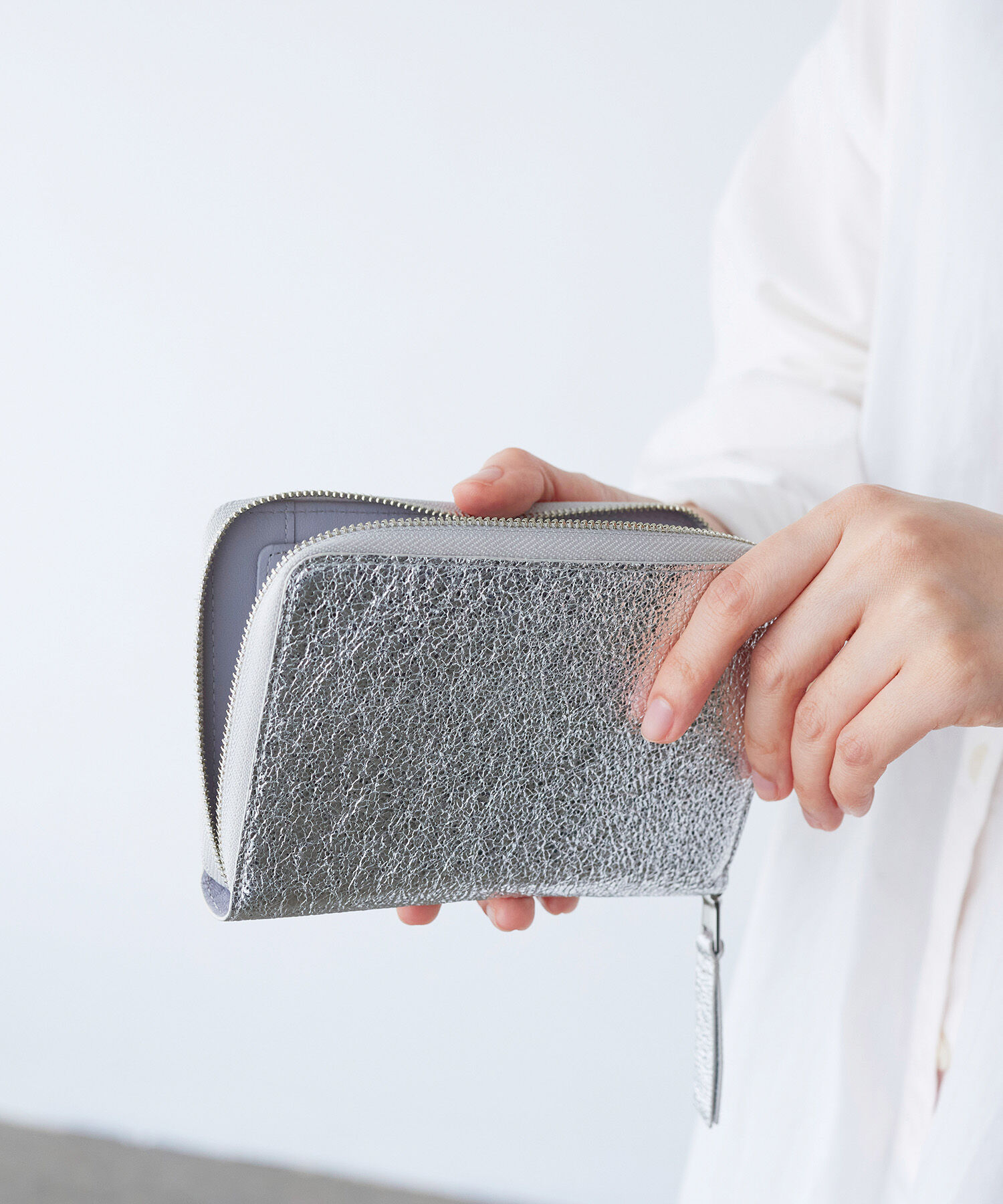 TOPKAPI BREATH「【TREASURE TOPKAPI】ウォッシュド レザー メタリック ラウンドファスナー 二つ折り財布/パスポート対応」|財布|