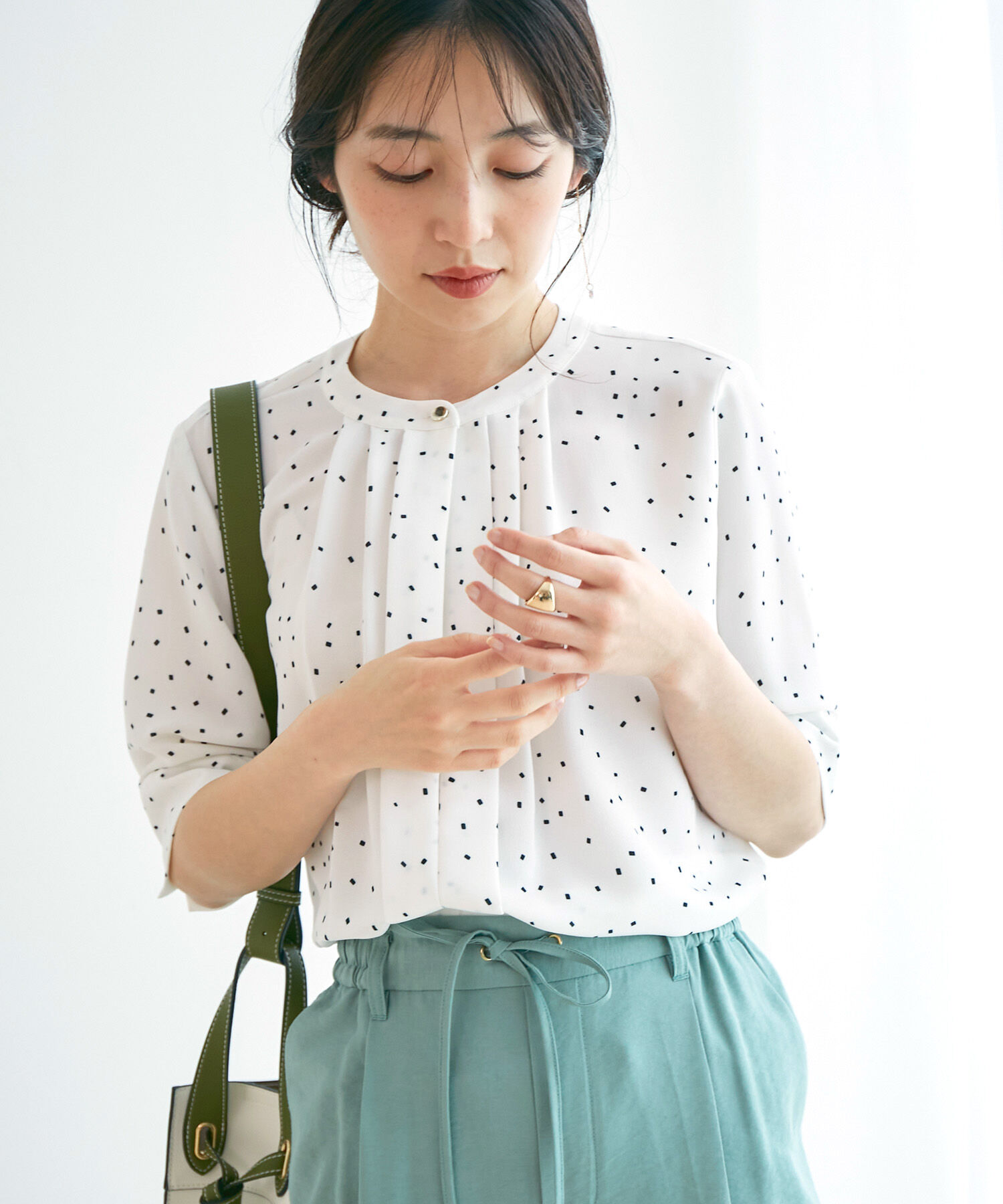 VIS「【EASY CARE】【新色追加】2WAYフロントタックブラウス」|シャツ・ブラウス|ホワイト系(11)