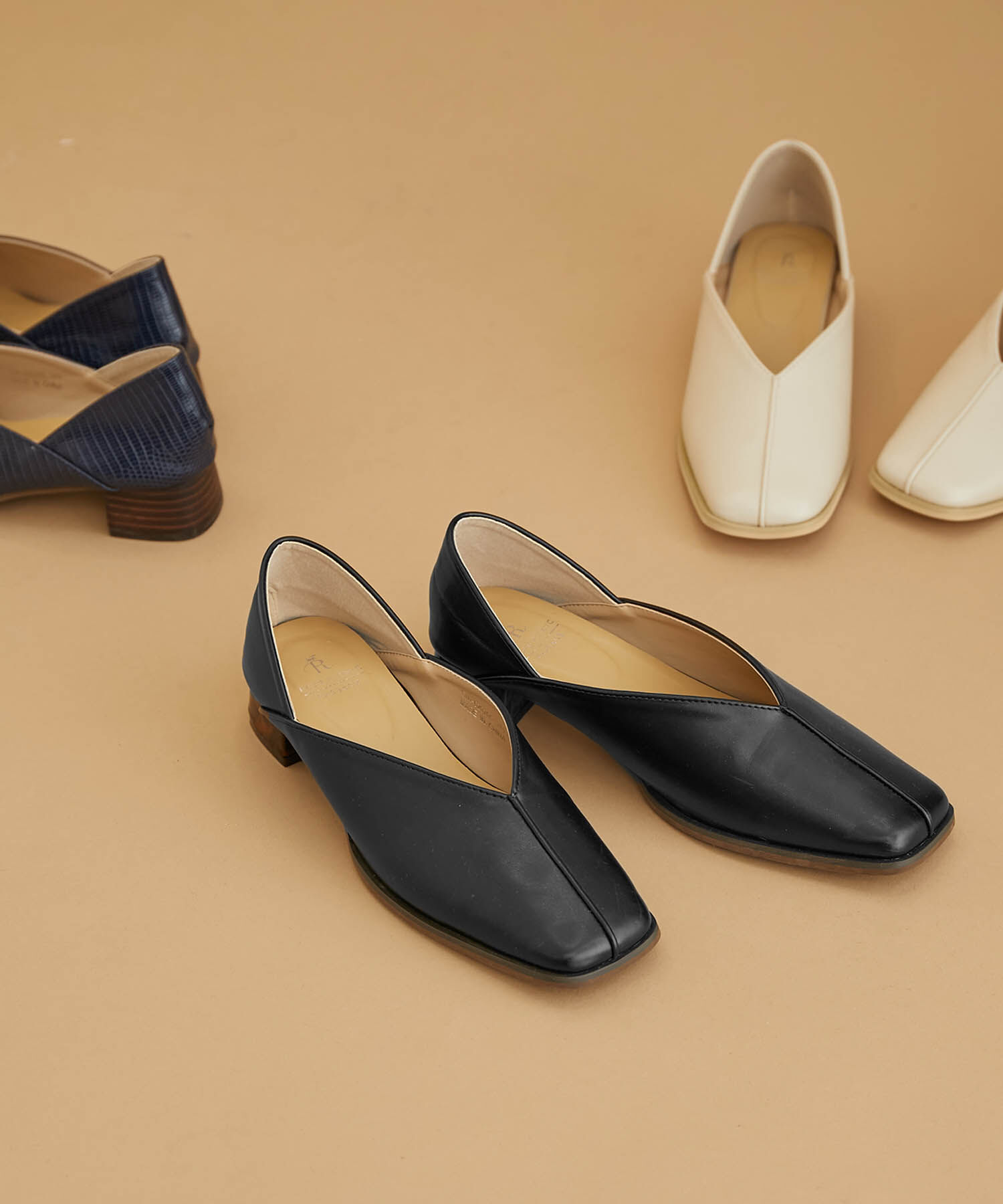 ROPE PICNIC PASSAGE「スクエアトゥセンターシーム甲深バブーシュ」|パンプス|ブラック(01)