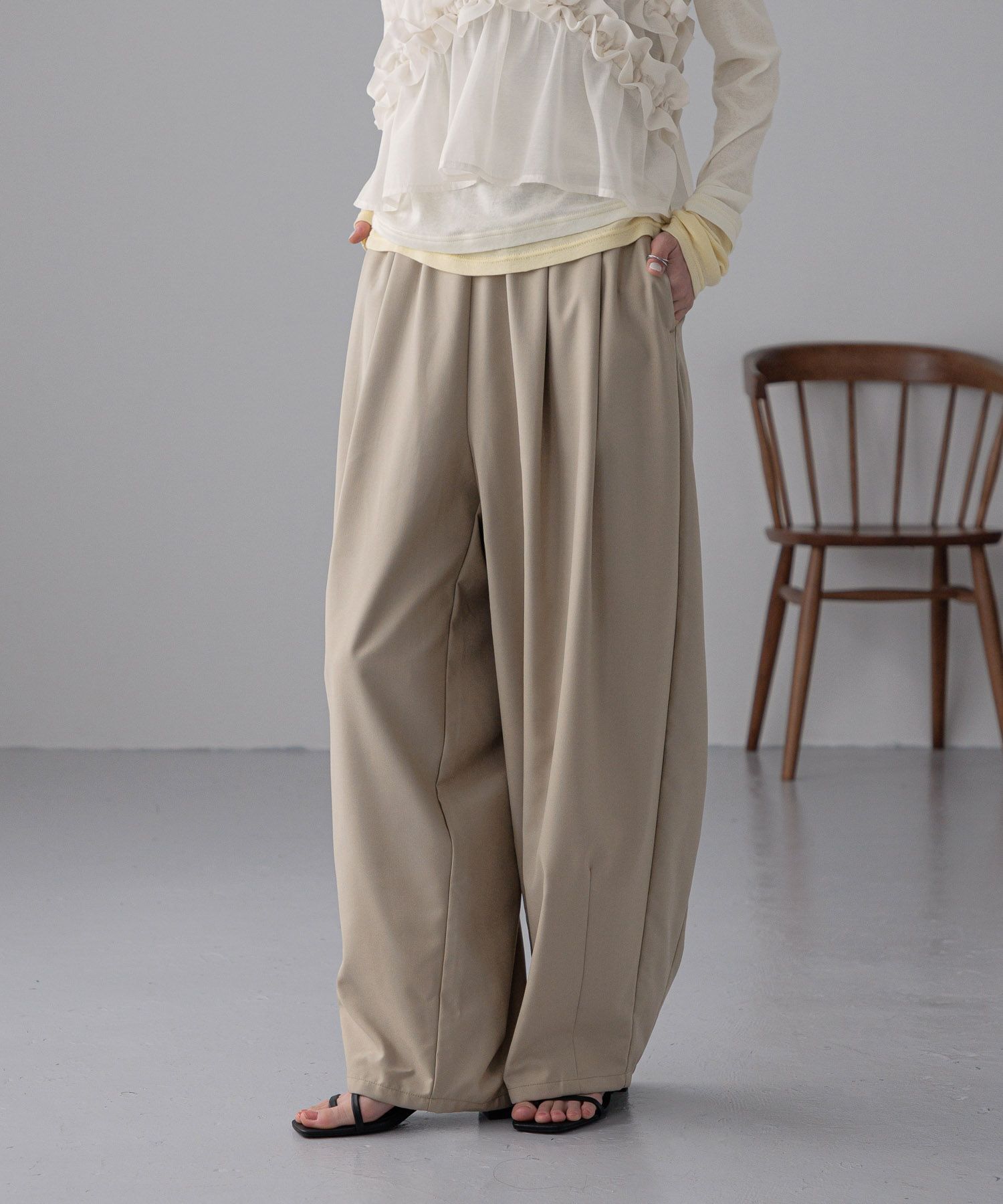 LOWRYS FARM「イージーワイドコクーンパンツ」|チノ|BRN2