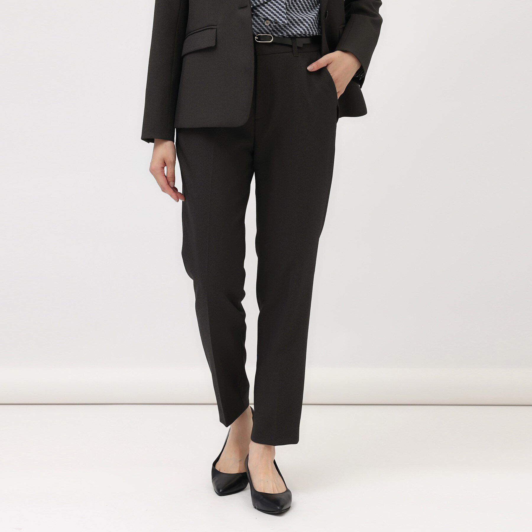 UNTITLED「【通勤スーツ／入卒/セレモニー】ウーステッドカルゼ テーパードパンツ」|その他|