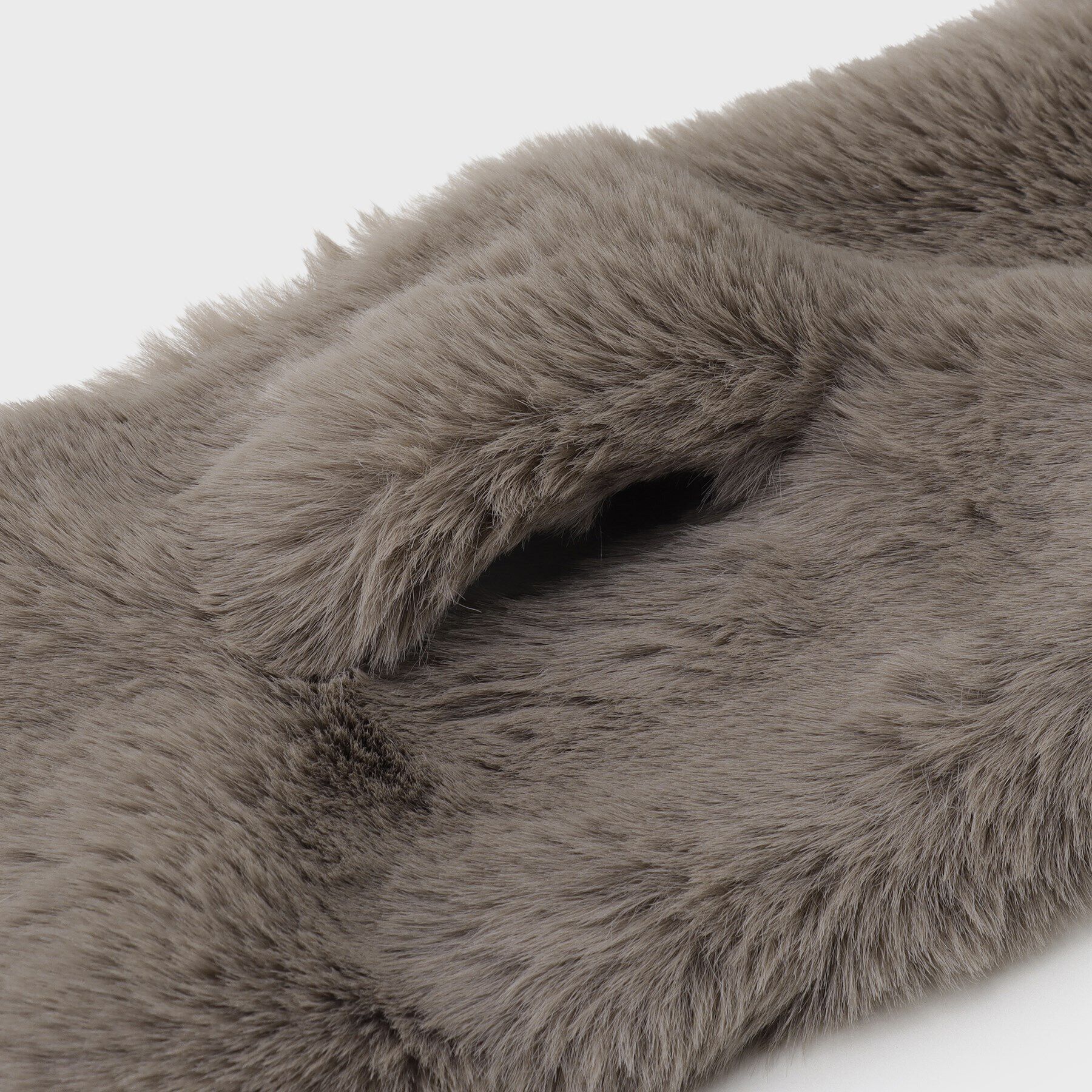 THE SHOP TK「サスティナブルファー差し込みティペット」|ストール|