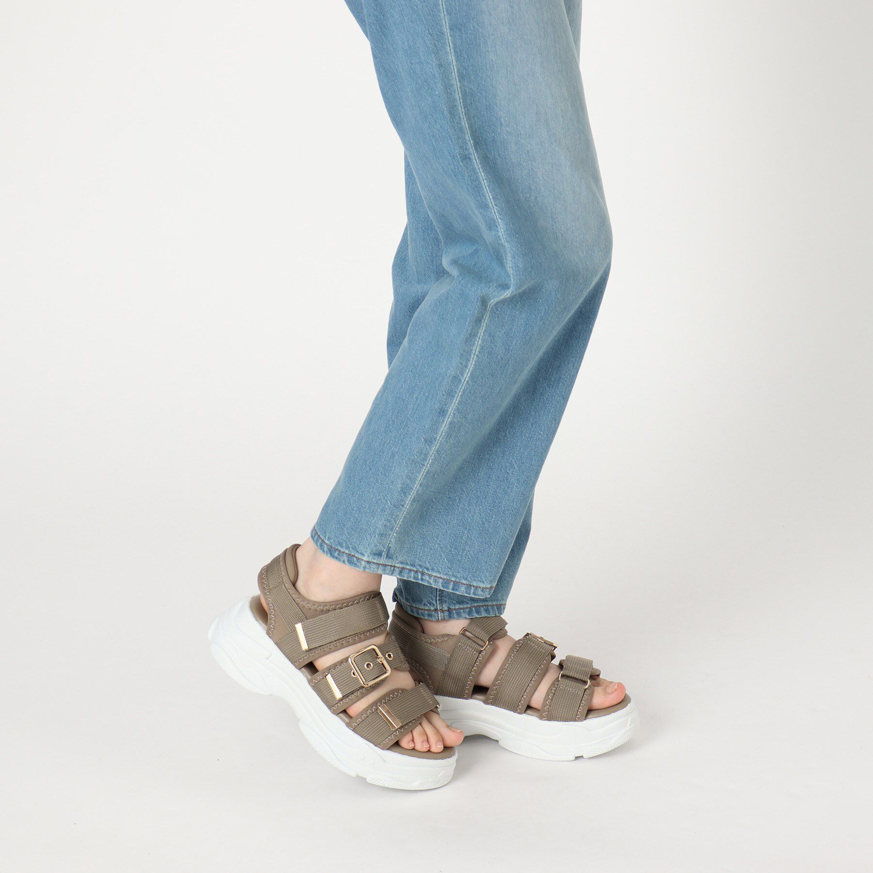 csT&P「軽量厚底ソール ゴールドベルトスポーツサンダル」|サンダル|