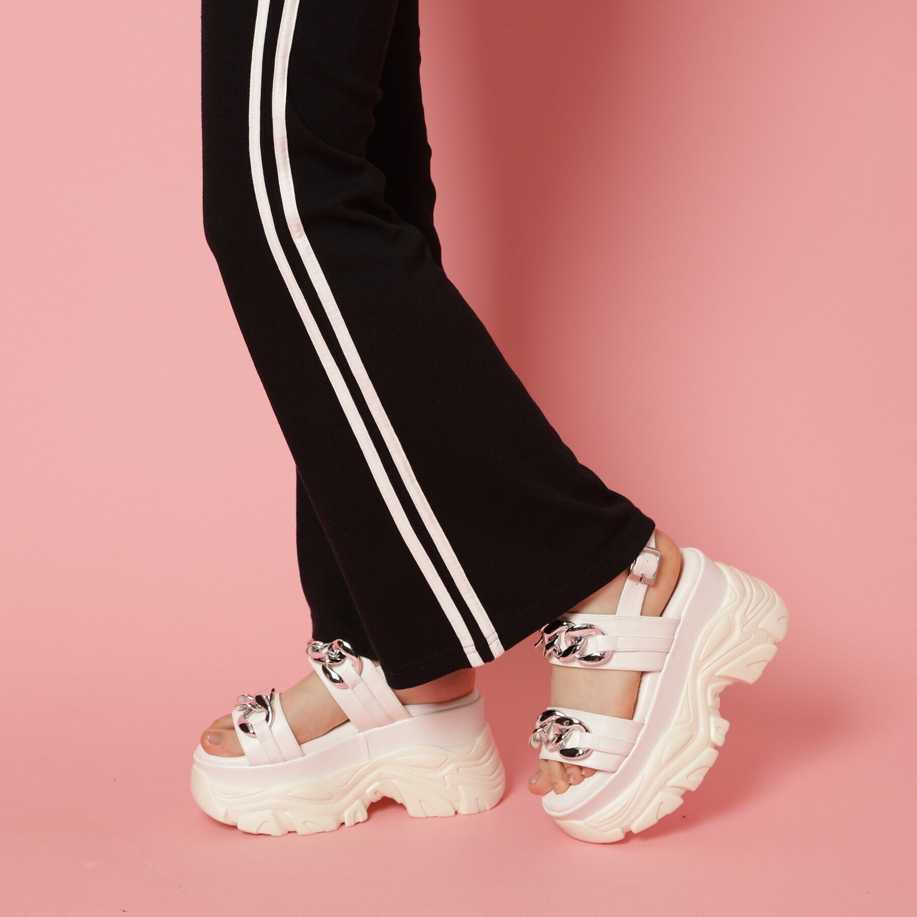 csT&P「ビックチェーン付き厚底サンダル」|サンダル|