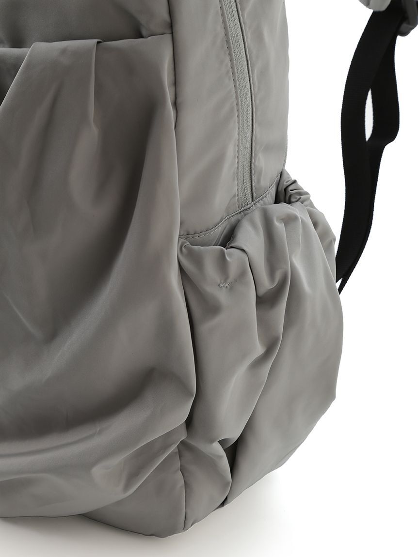 emmi atelier「【ONLINE限定カラー】eco 撥水ギャザーボディーバックパック」|リュック|