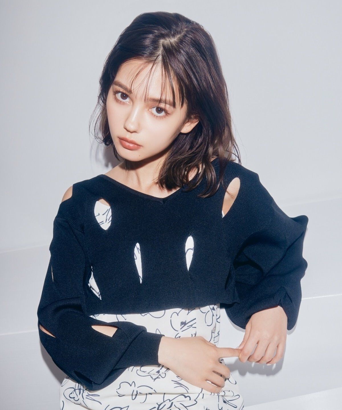 REDYAZEL「カットアウトニット」|ニット・セーター|ブラック