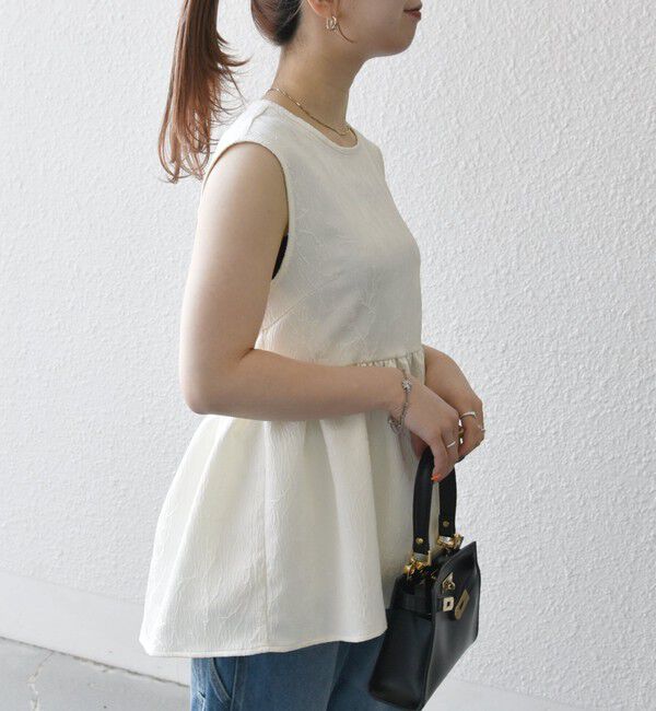 SHIPS any「SHIPS any:〈洗濯機可能〉サテン ジャカード ノースリ ペプラム リボン ブラウス」|シャツ・ブラウス|