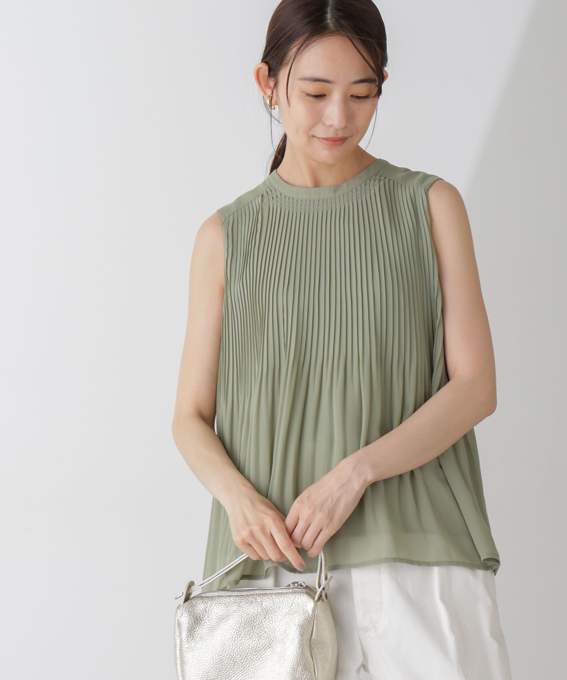 nano･universe「プリーツノースリーブブラウス」|シャツ・ブラウス|