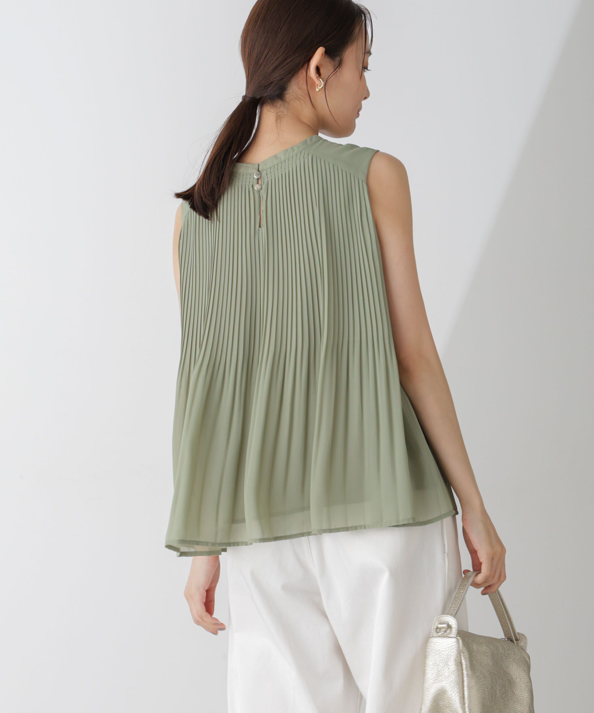 nano･universe「プリーツノースリーブブラウス」|シャツ・ブラウス|