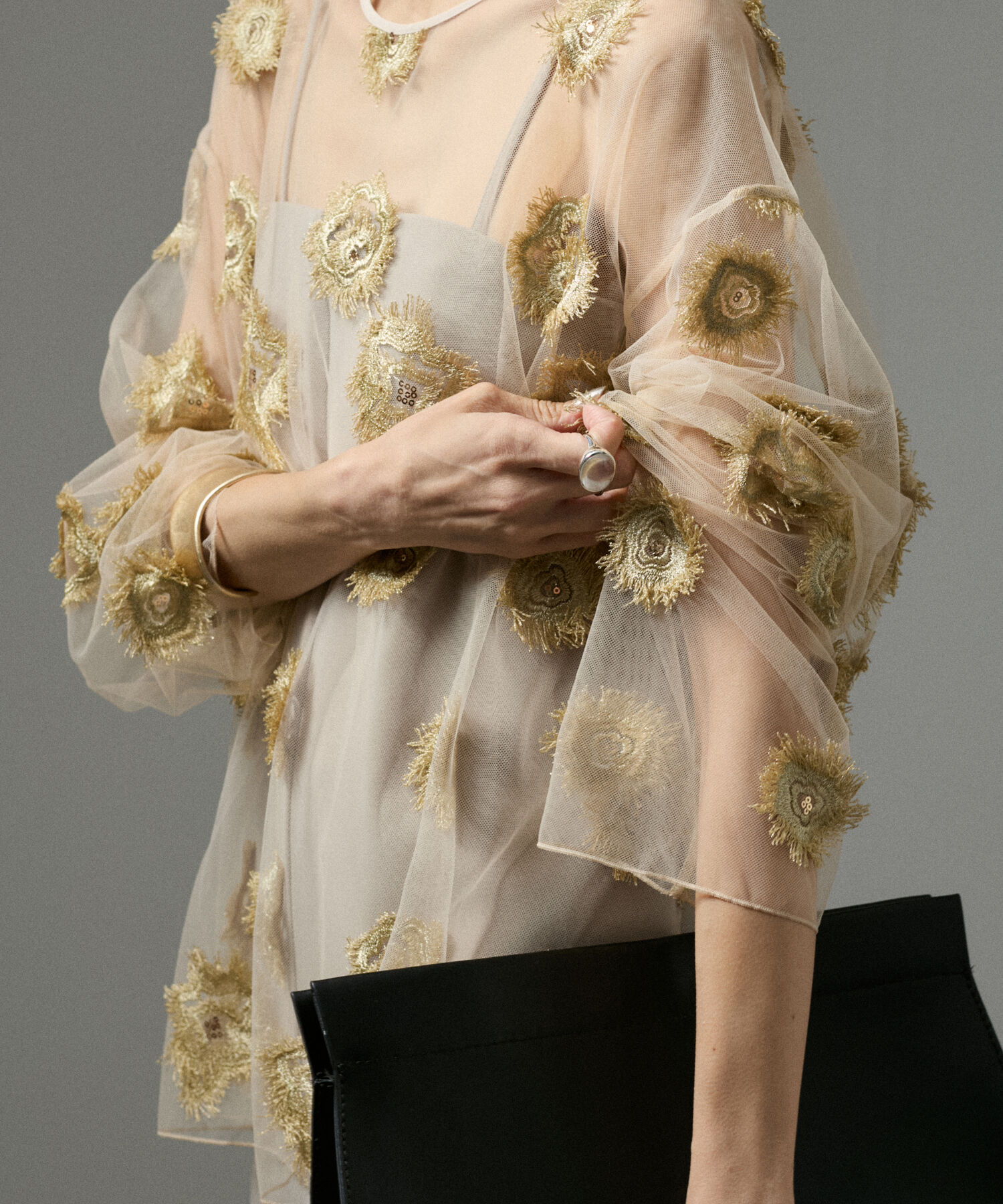 SALON adam et rope'「フラワーエンブロイダリーシアープルオーバー」|Tシャツ・カットソー|ゴールド(90)