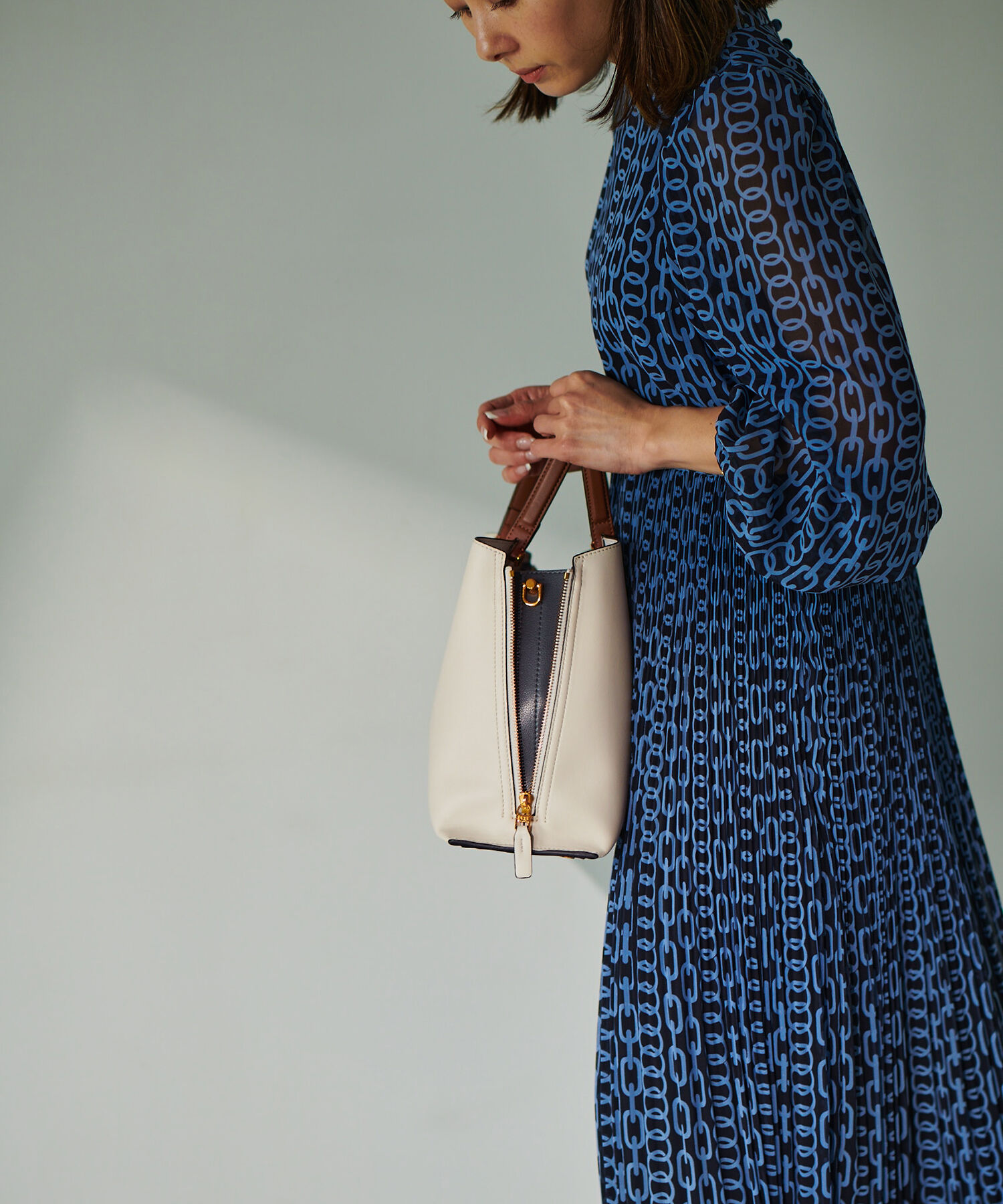 E'POR「【E'POR】Y BAG Medium（サイドジップトートバッグ）/一部WEB限定」|ハンドバッグ|