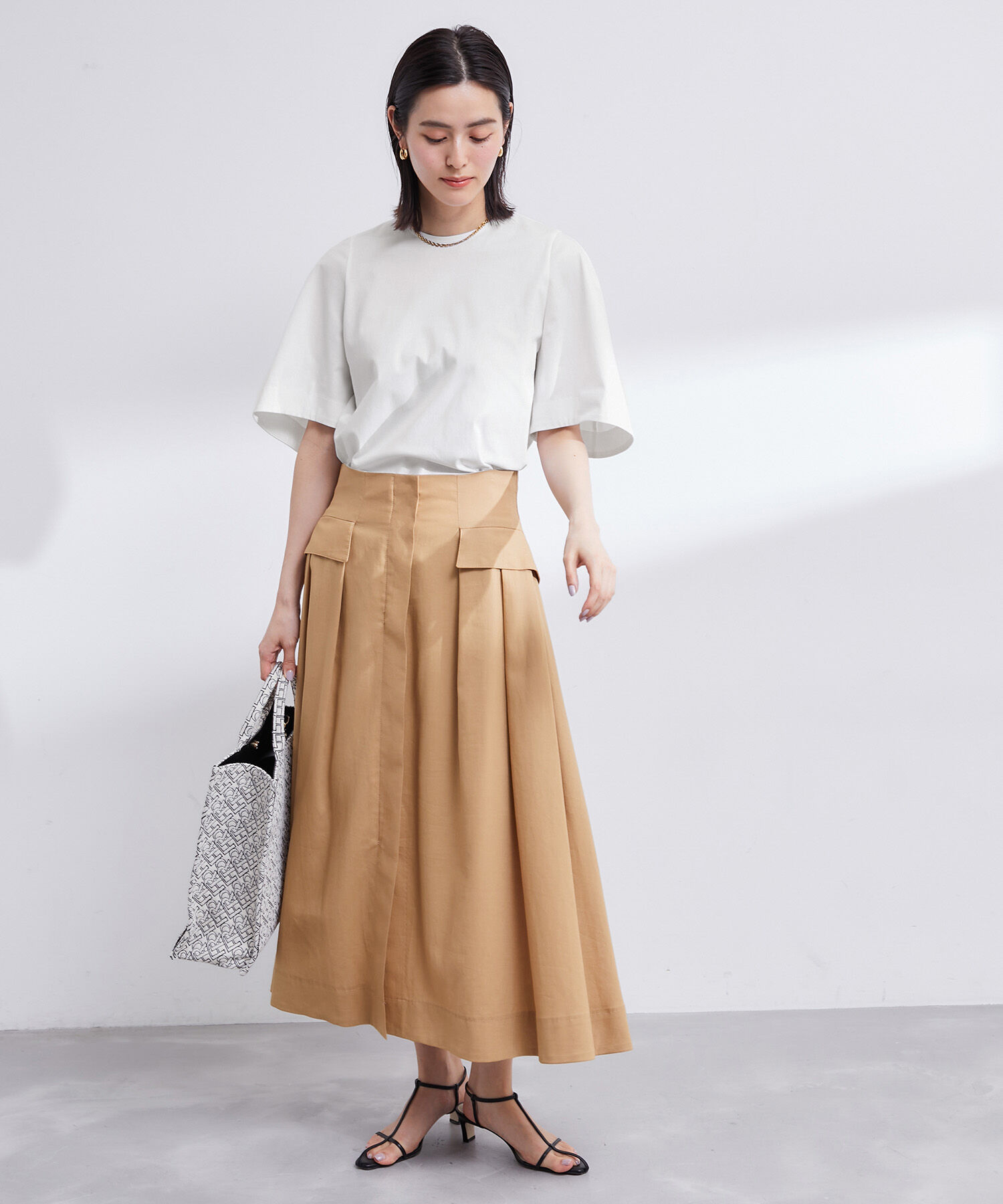 ROPE「【高評価】【エディター三尋木奈保さんコラボ】大人きれいめ ツヤ感Tシャツ」|Tシャツ・カットソー|