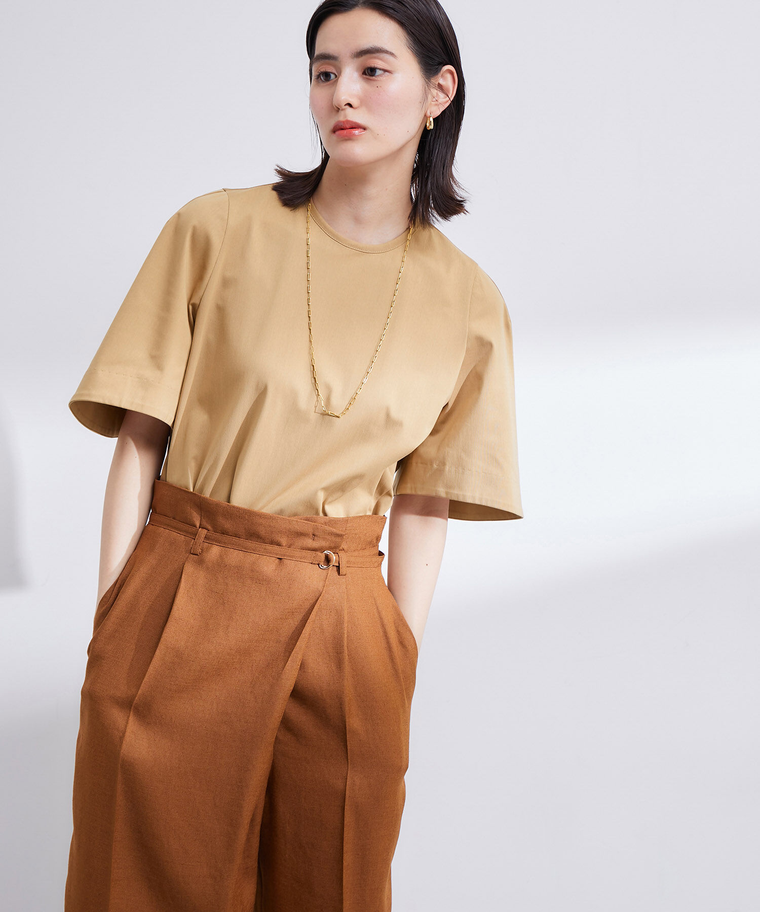 ROPE「【高評価】【エディター三尋木奈保さんコラボ】大人きれいめ ツヤ感Tシャツ」|Tシャツ・カットソー|