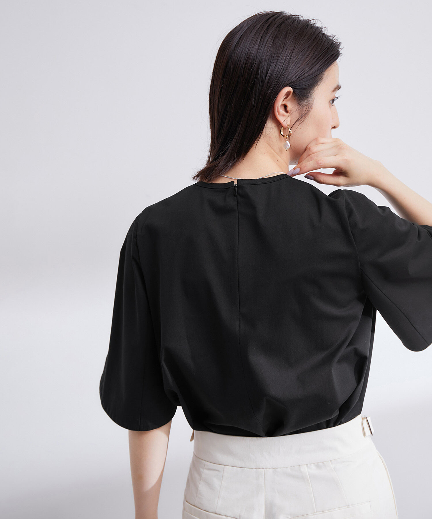 ROPE「【高評価】【エディター三尋木奈保さんコラボ】大人きれいめ ツヤ感Tシャツ」|Tシャツ・カットソー|