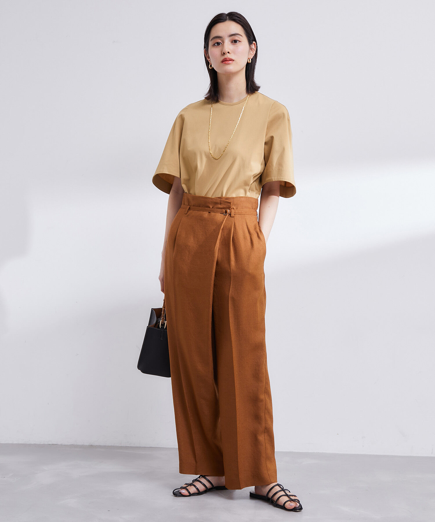 ROPE「【高評価】【エディター三尋木奈保さんコラボ】大人きれいめ ツヤ感Tシャツ」|Tシャツ・カットソー|