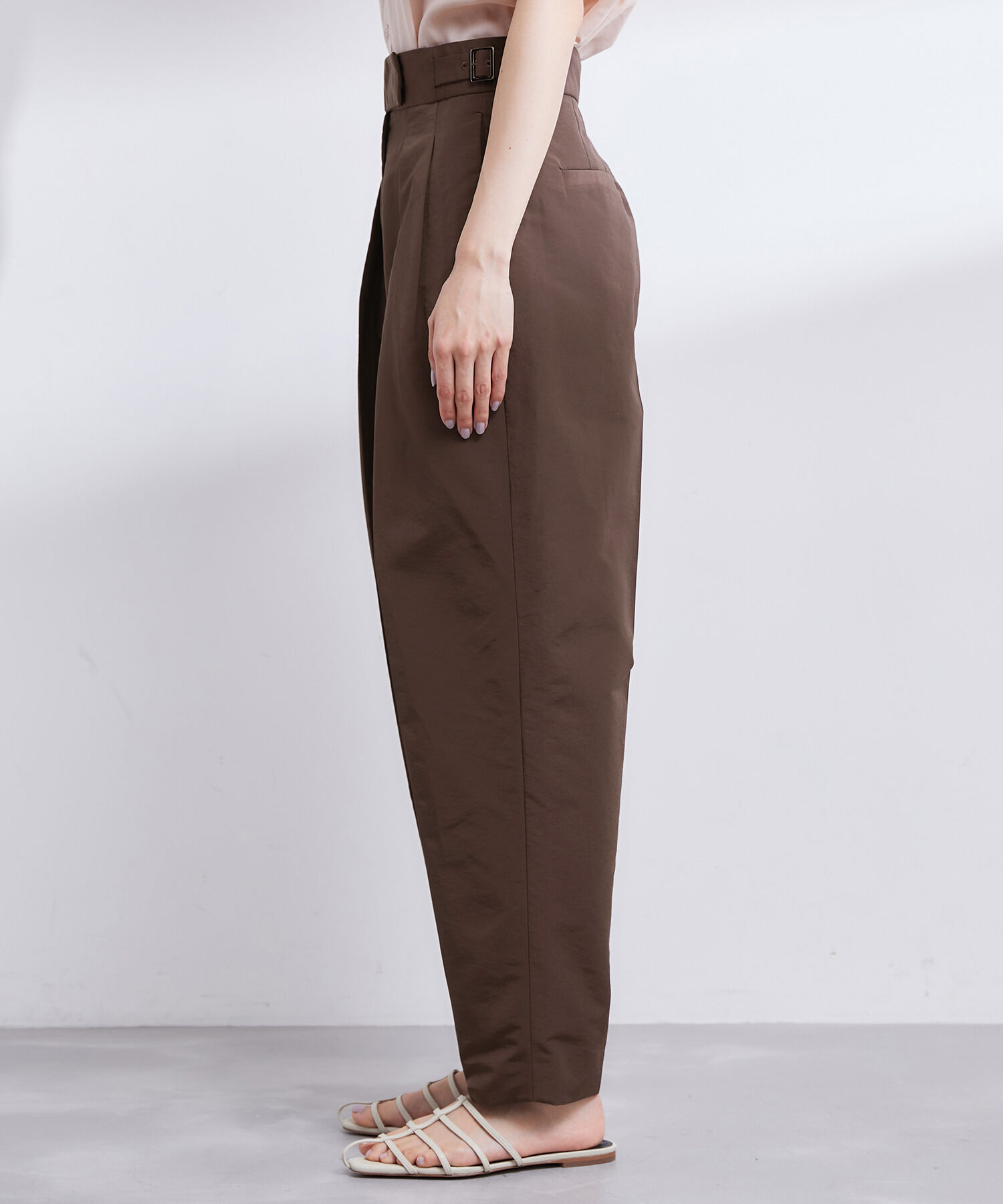 ROPE「【エディター三尋木奈保さんコラボ】すっきりハイウエストバレルパンツ」|その他|