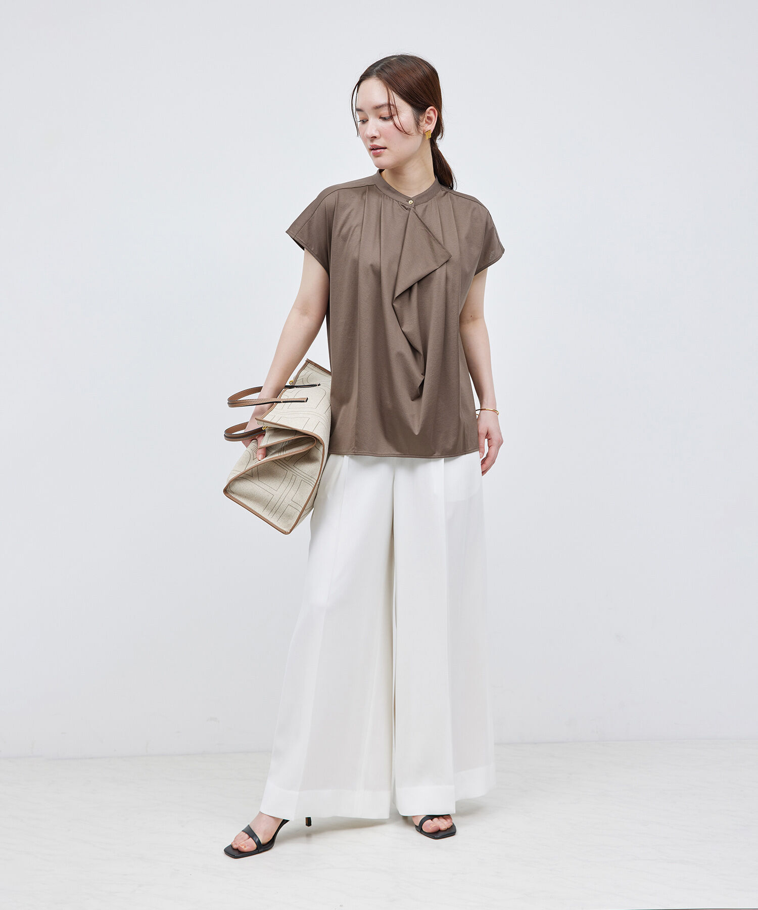 ROPE「【洗える】クリア天竺ラッフルフレンチスリーブカットソー」|シャツ・ブラウス|