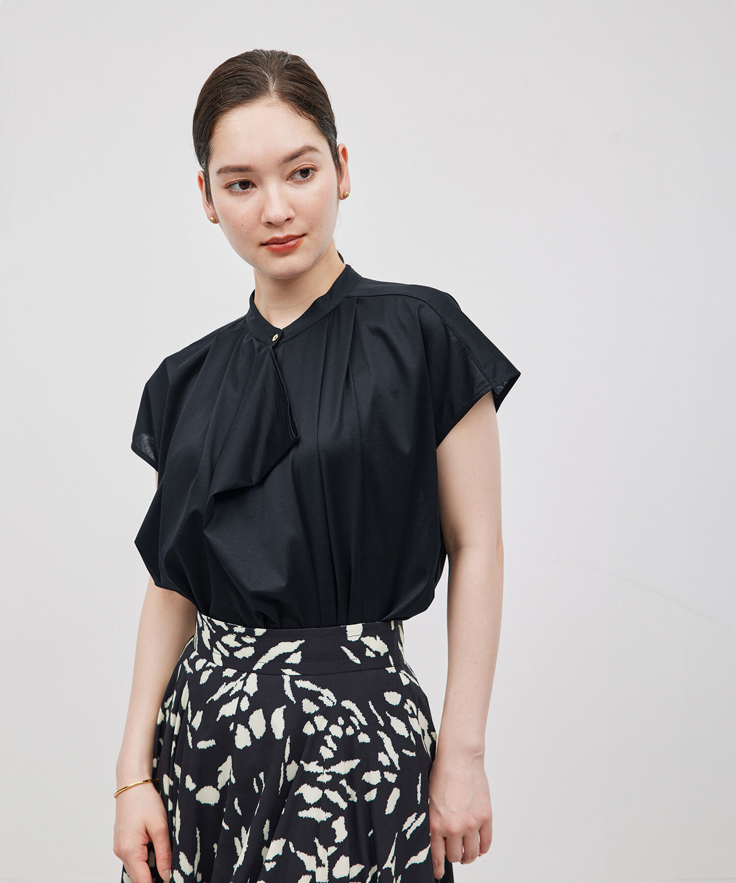 ROPE「【洗える】クリア天竺ラッフルフレンチスリーブカットソー」|シャツ・ブラウス|