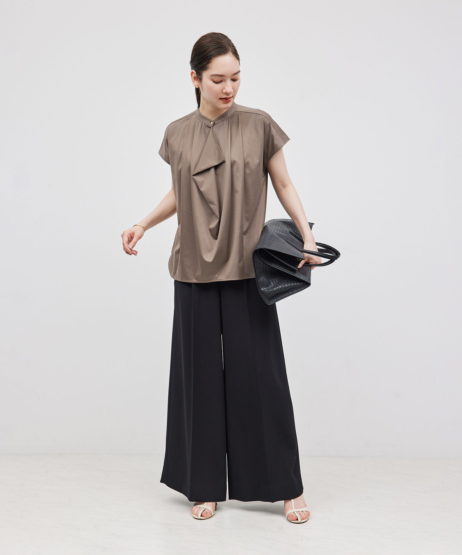 ROPE「【洗える】クリア天竺ラッフルフレンチスリーブカットソー」|シャツ・ブラウス|