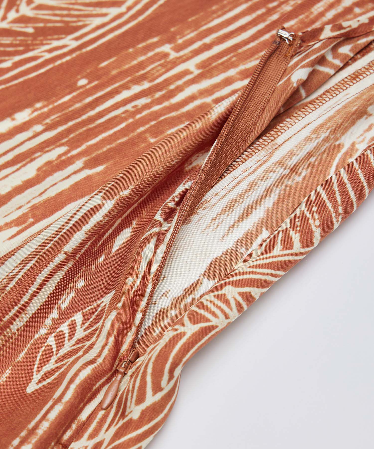 ROPE「【IPEKER】ニュアンスボタニカルAラインワンピース」|ワンピース|