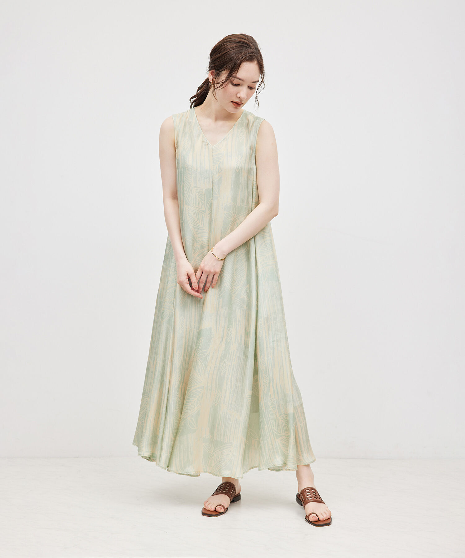 ROPE「【IPEKER】ニュアンスボタニカルAラインワンピース」|ワンピース|