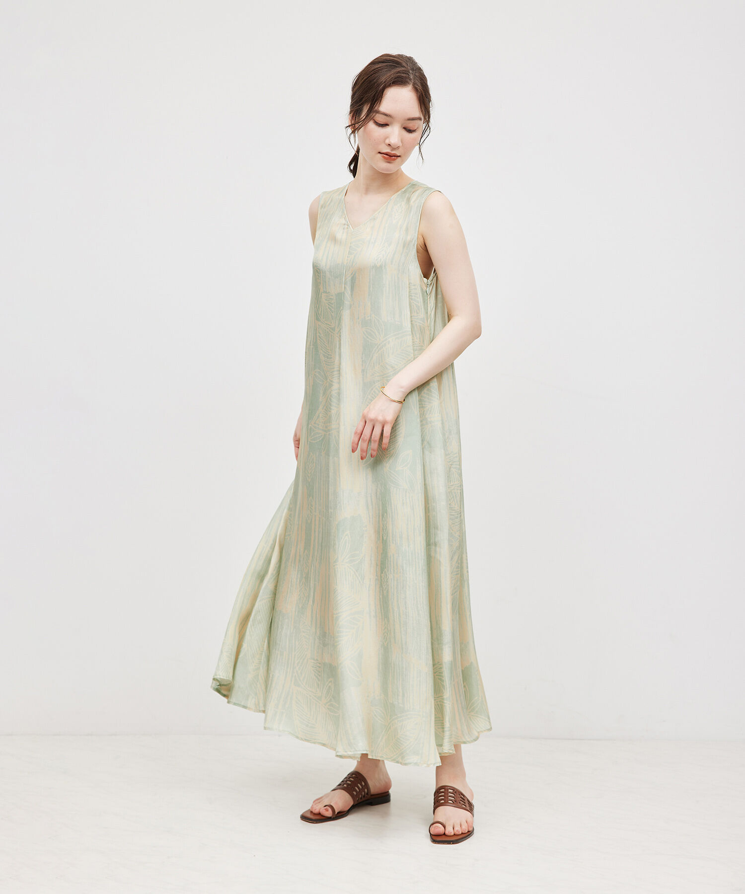 ROPE「【IPEKER】ニュアンスボタニカルAラインワンピース」|ワンピース|