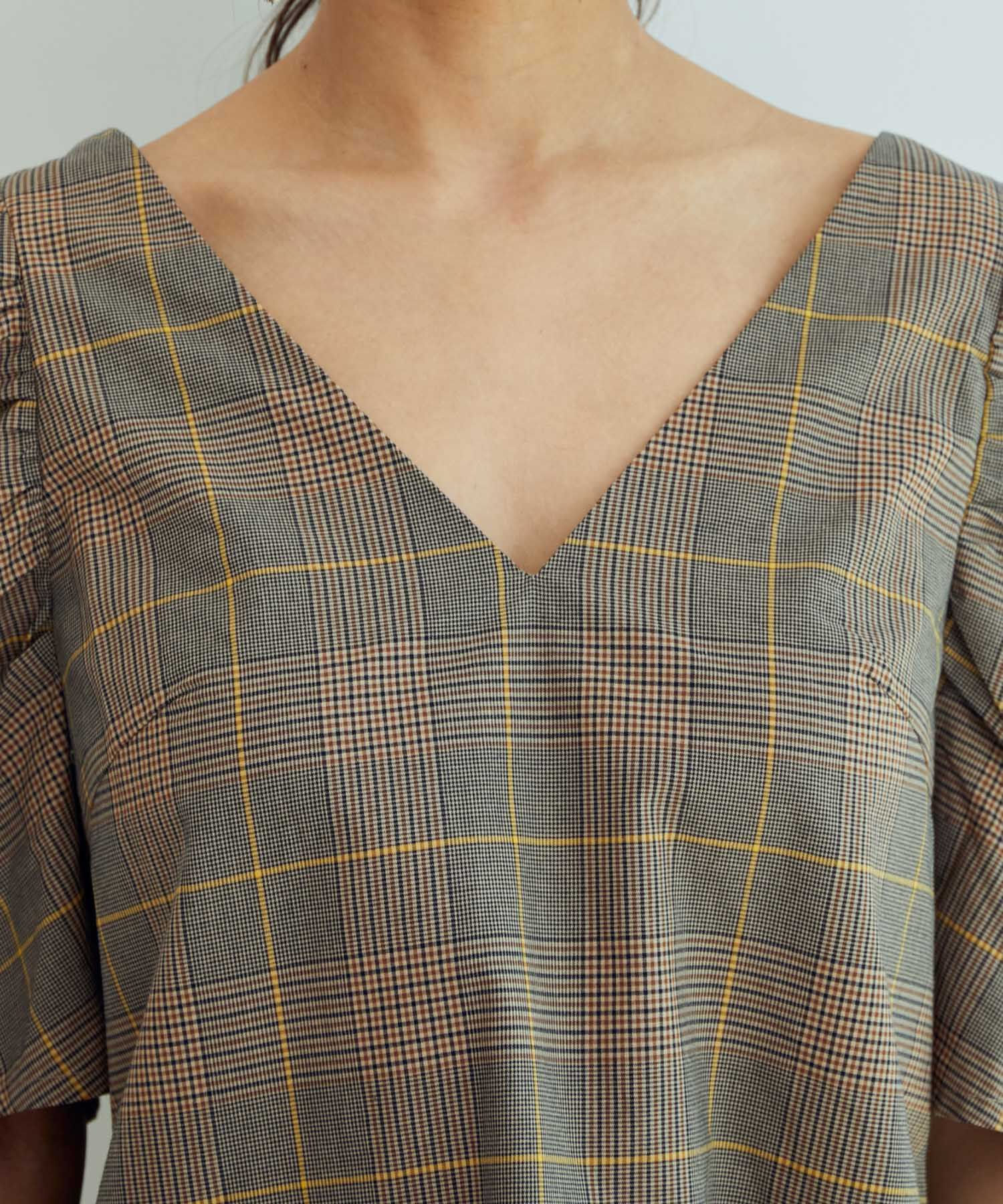 vis-a-vis「【WEB限定】Vネックバック釦ボリュームスリーブブラウス」|シャツ・ブラウス|