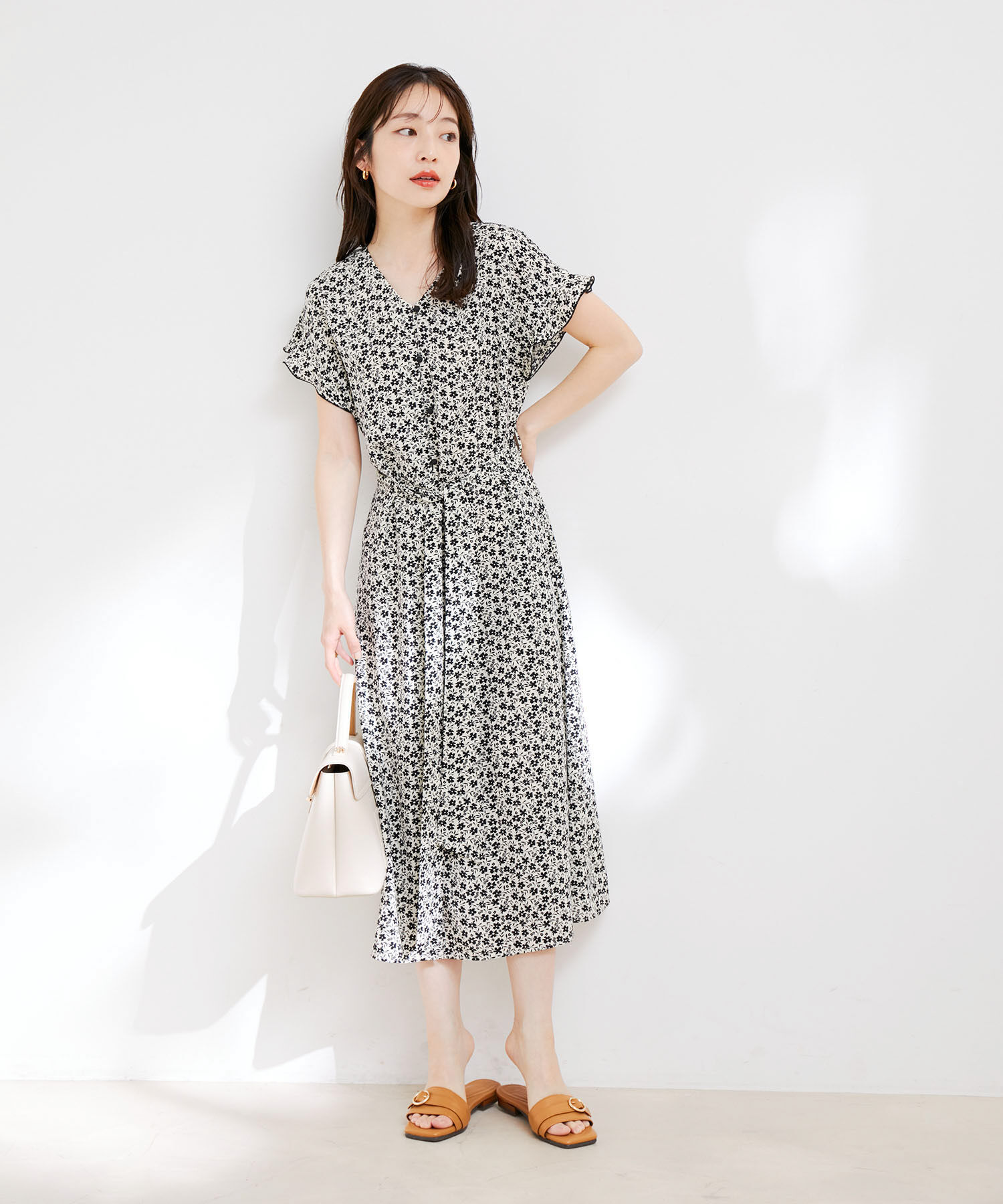 VIS「【洗える】【前後2WAY】花柄＆無地袖フリルワンピース」|ワンピース|