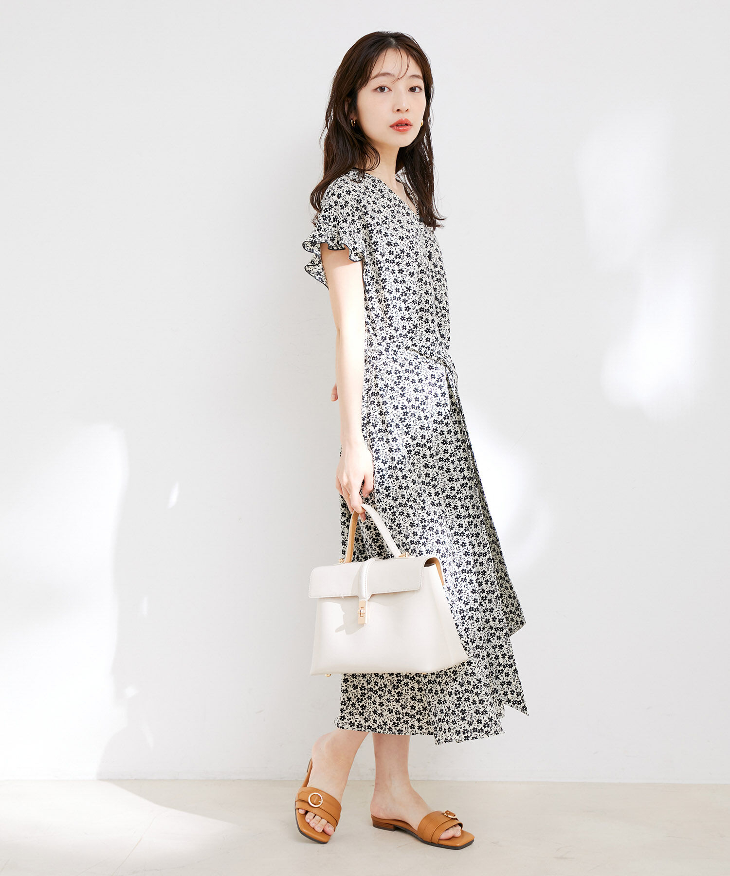 VIS「【洗える】【前後2WAY】花柄＆無地袖フリルワンピース」|ワンピース|