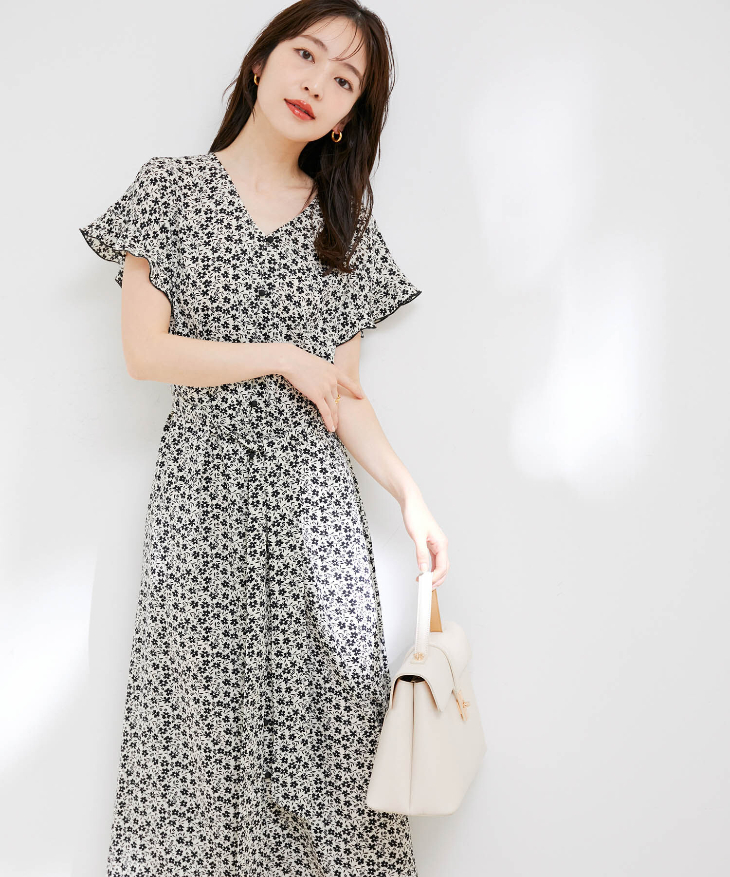 VIS「【洗える】【前後2WAY】花柄＆無地袖フリルワンピース」|ワンピース|