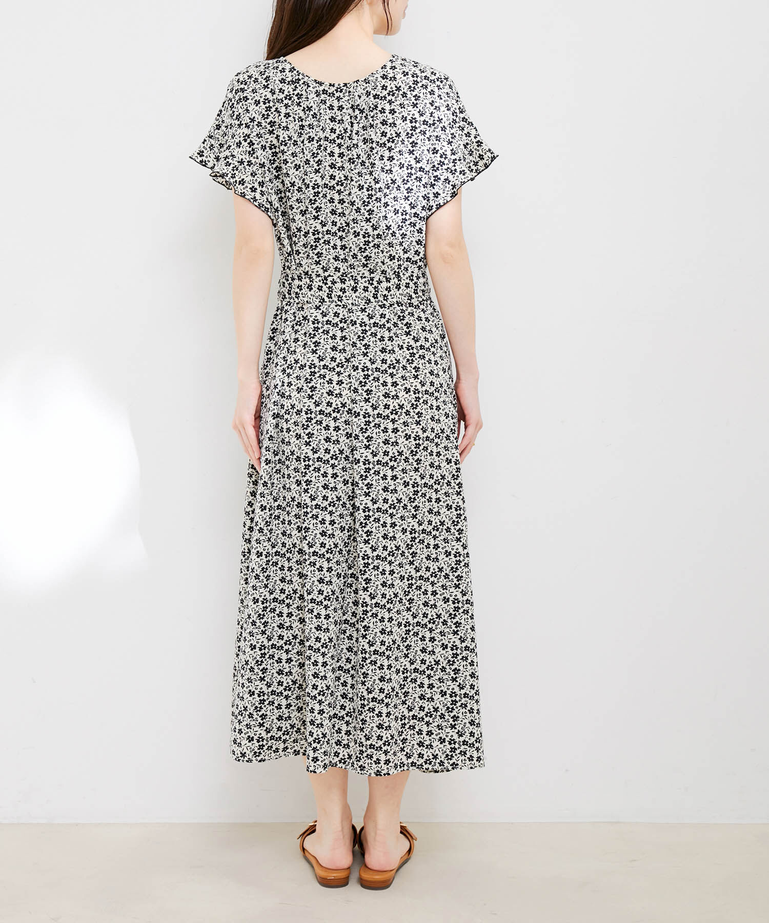 VIS「【洗える】【前後2WAY】花柄＆無地袖フリルワンピース」|ワンピース|