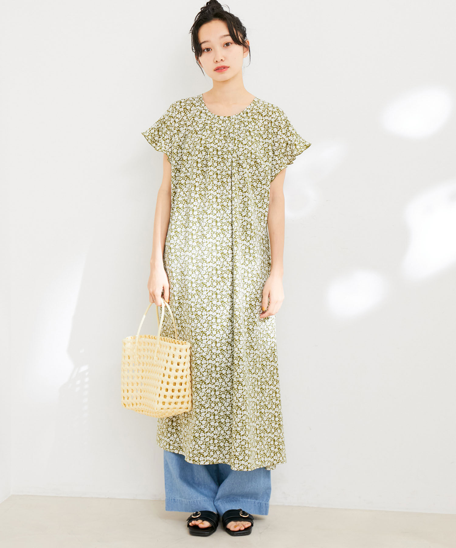 VIS「【洗える】【前後2WAY】花柄＆無地袖フリルワンピース」|ワンピース|