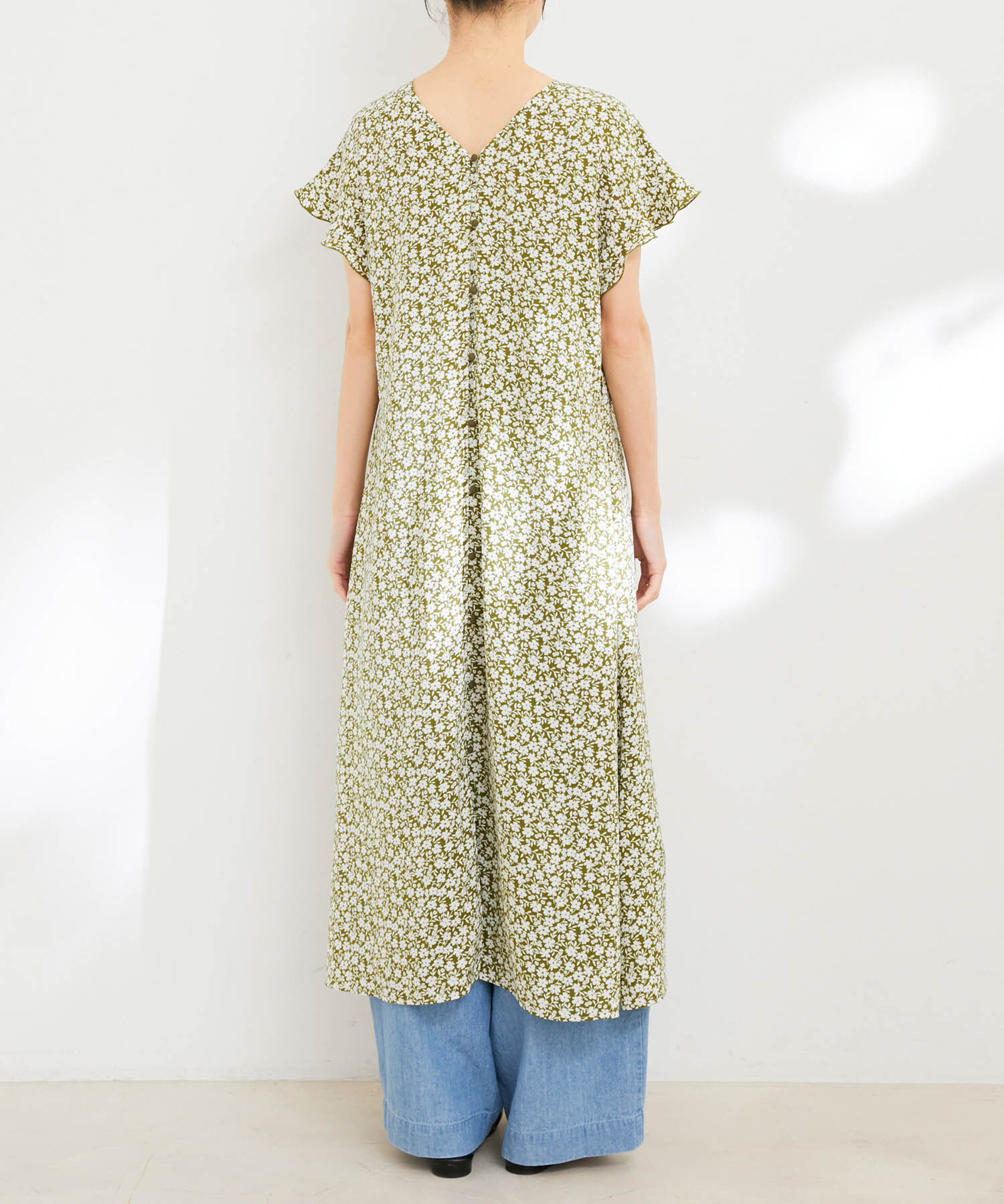 VIS「【洗える】【前後2WAY】花柄＆無地袖フリルワンピース」|ワンピース|