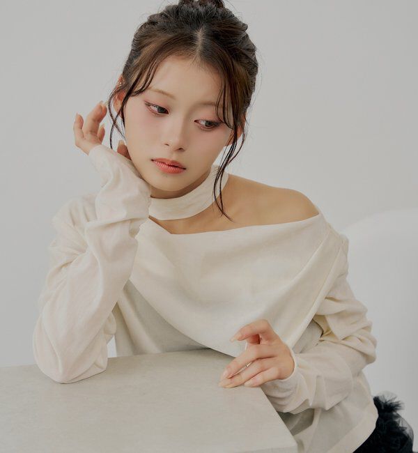  「【SALON by Chico】タイ付きベロアワンショルギャザートップス」|Tシャツ・カットソー|アイボリー