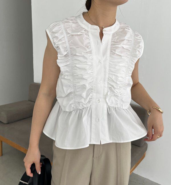  「【春に人気だったアイテムが夏仕様に】シャーリングペプラムノースリシャツ」|シャツ・ブラウス|