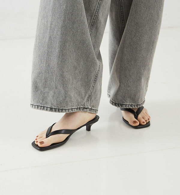 The Store by C' 「【TOTEME】THE FLIP-FLOP HEEL BLACK/ブラックサンダ」|サンダル|
