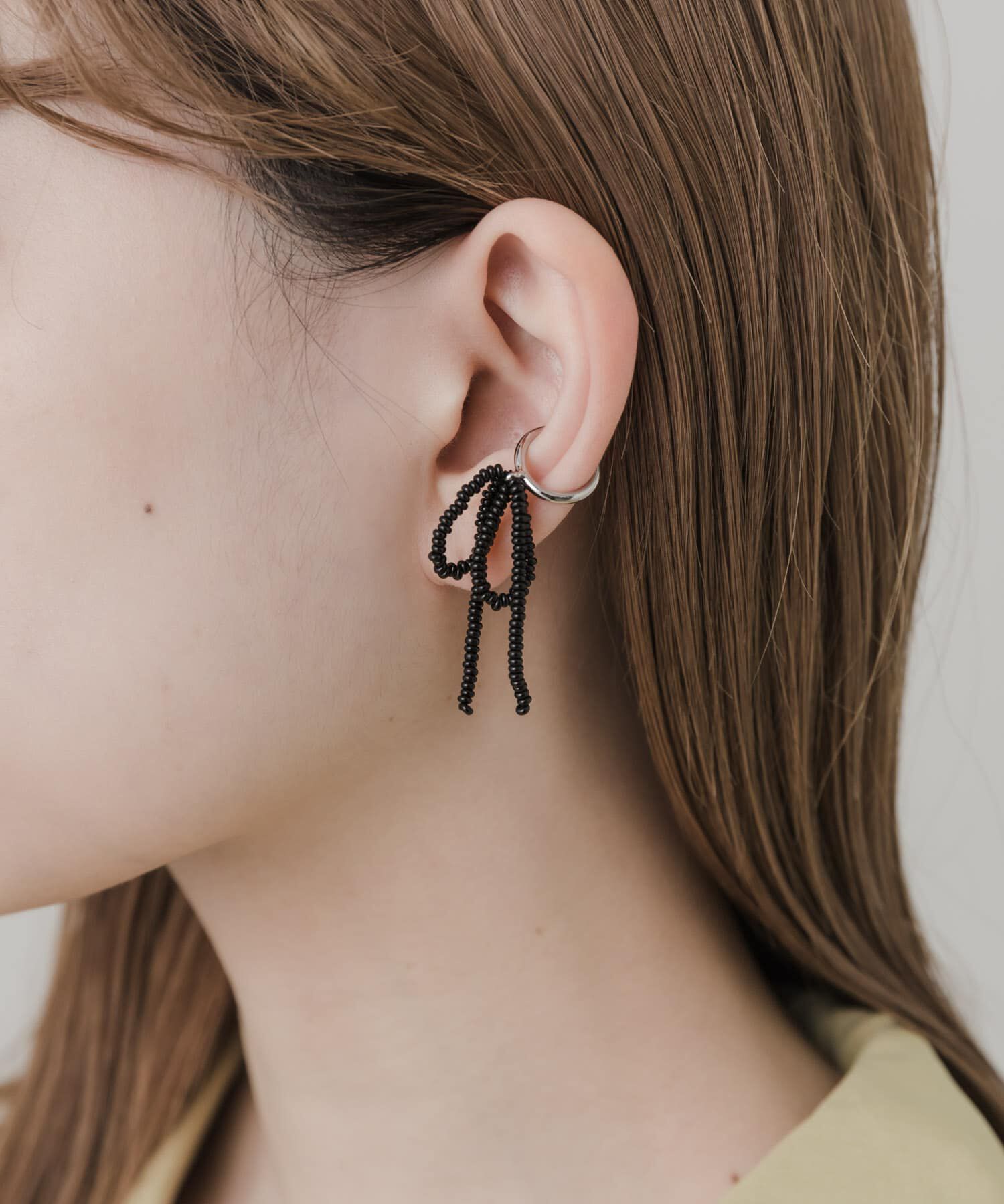 SMELLY「リボンビーズイヤカフ」|イヤリング|シルバー系その他