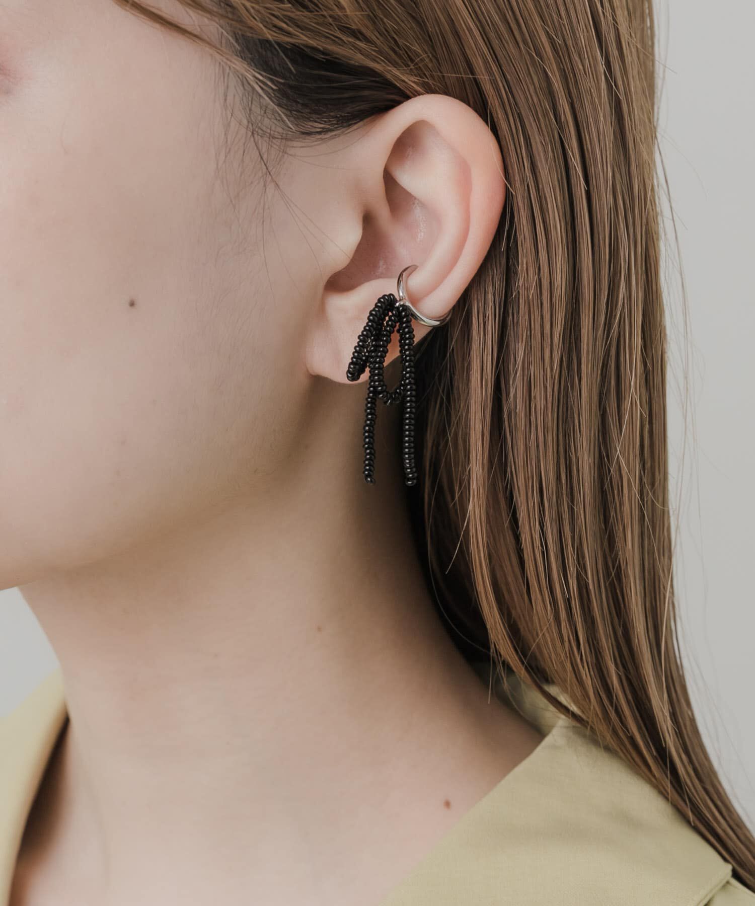 SMELLY「リボンビーズイヤカフ」|イヤリング|