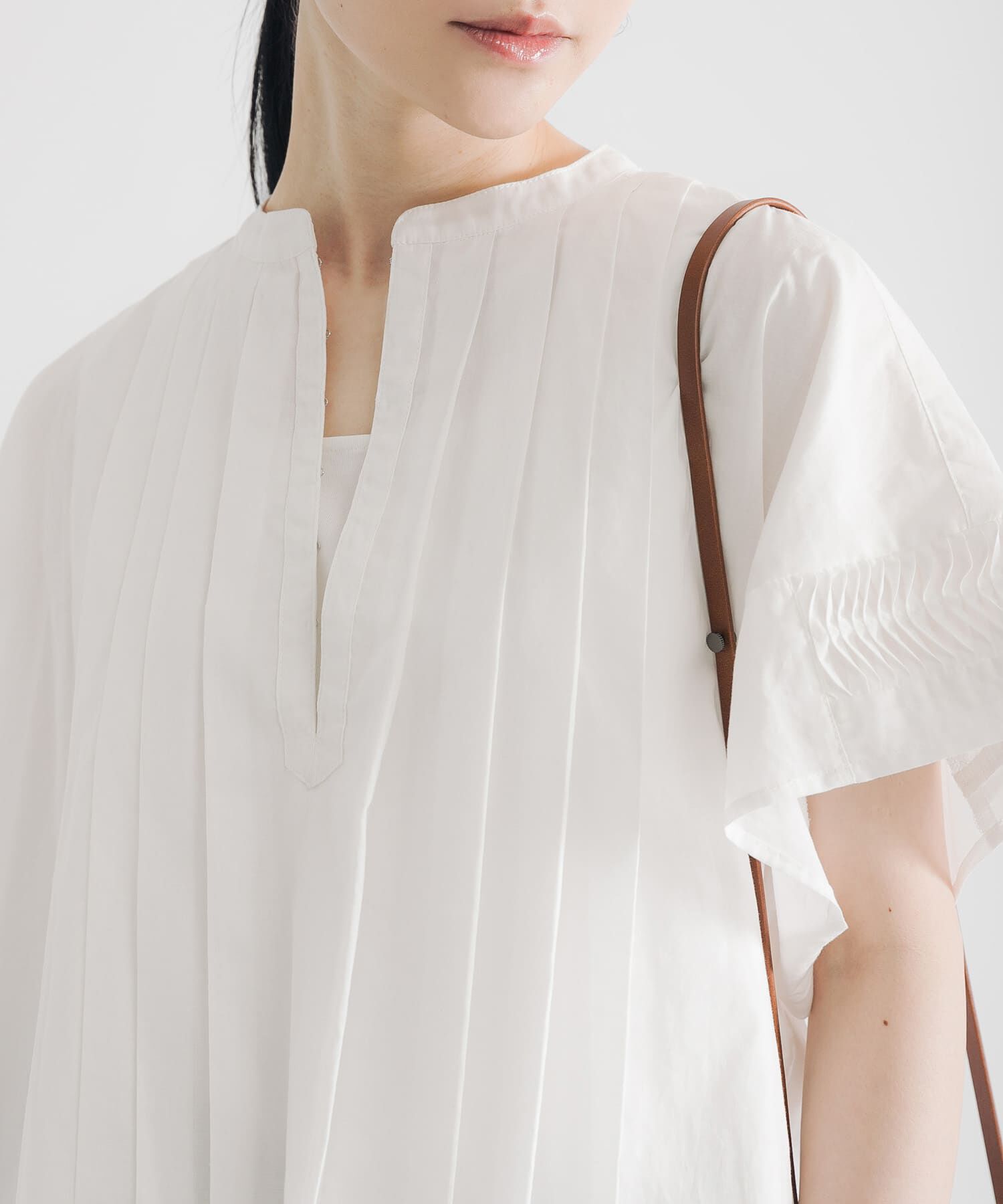 URBAN RESEARCH「ハーフスリーブタックショートシャツ」|シャツ・ブラウス|