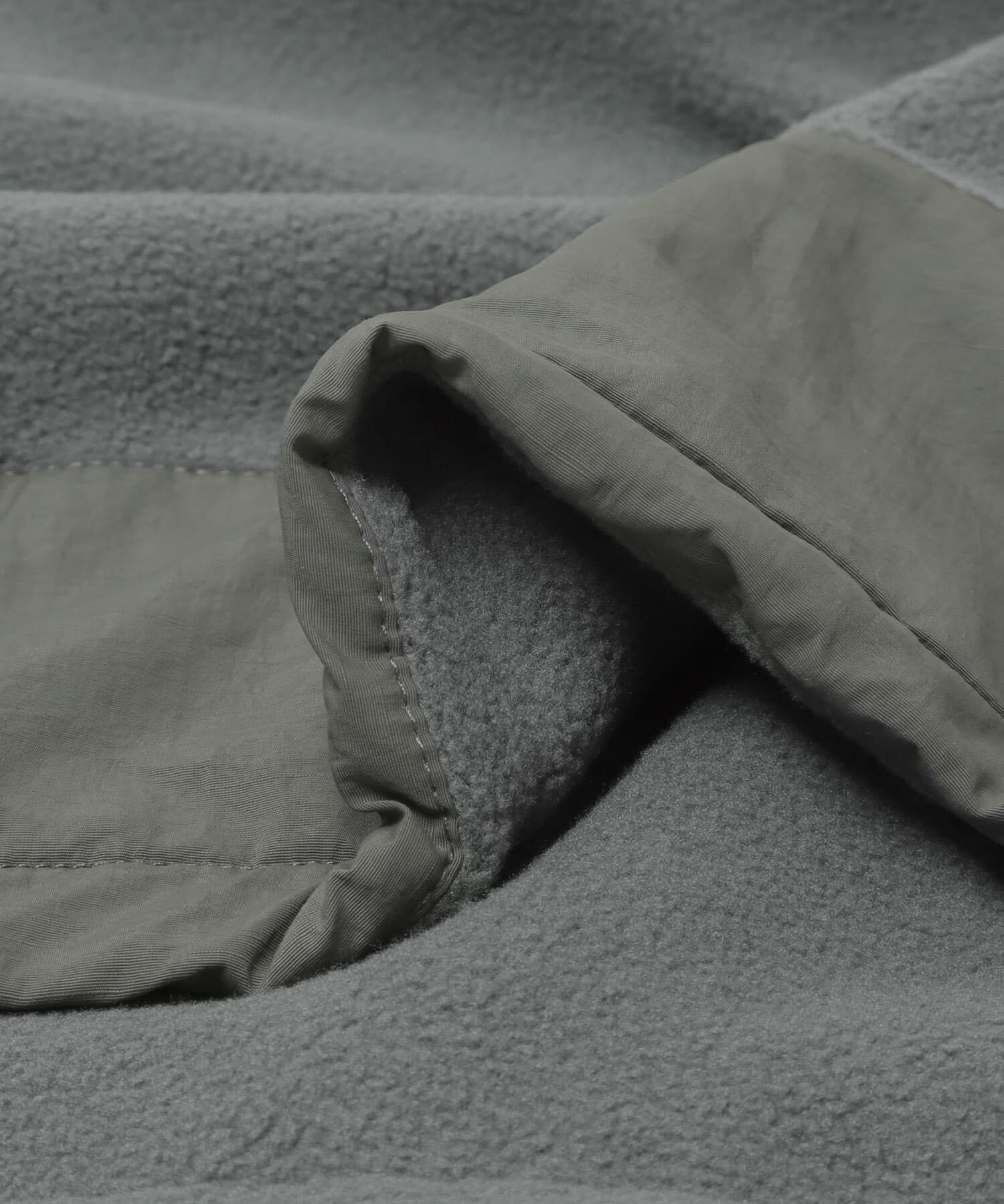 URBAN RESEARCH DOORS「ナイロン ドッキング フリースプルオーバー」|Tシャツ・カットソー|