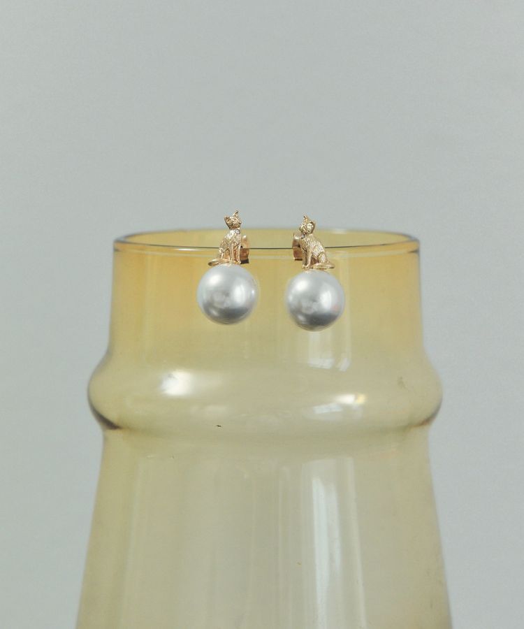 YECCA VECCA「パールキャットピアス」|ピアス|