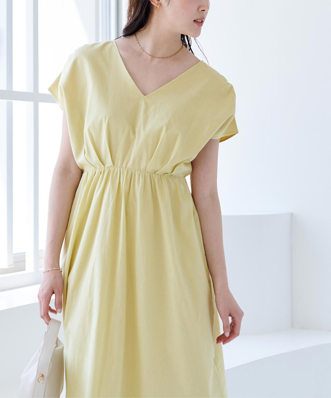 ur's「コットンVネックフレンチスリーブワンピース」|ワンピース|