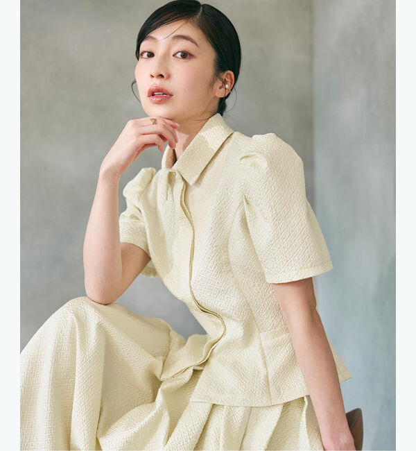 ur's「【yukiさんコラボアイテム】ふくれジャガードパフスリーブブラウス」|シャツ・ブラウス|オフホワイト